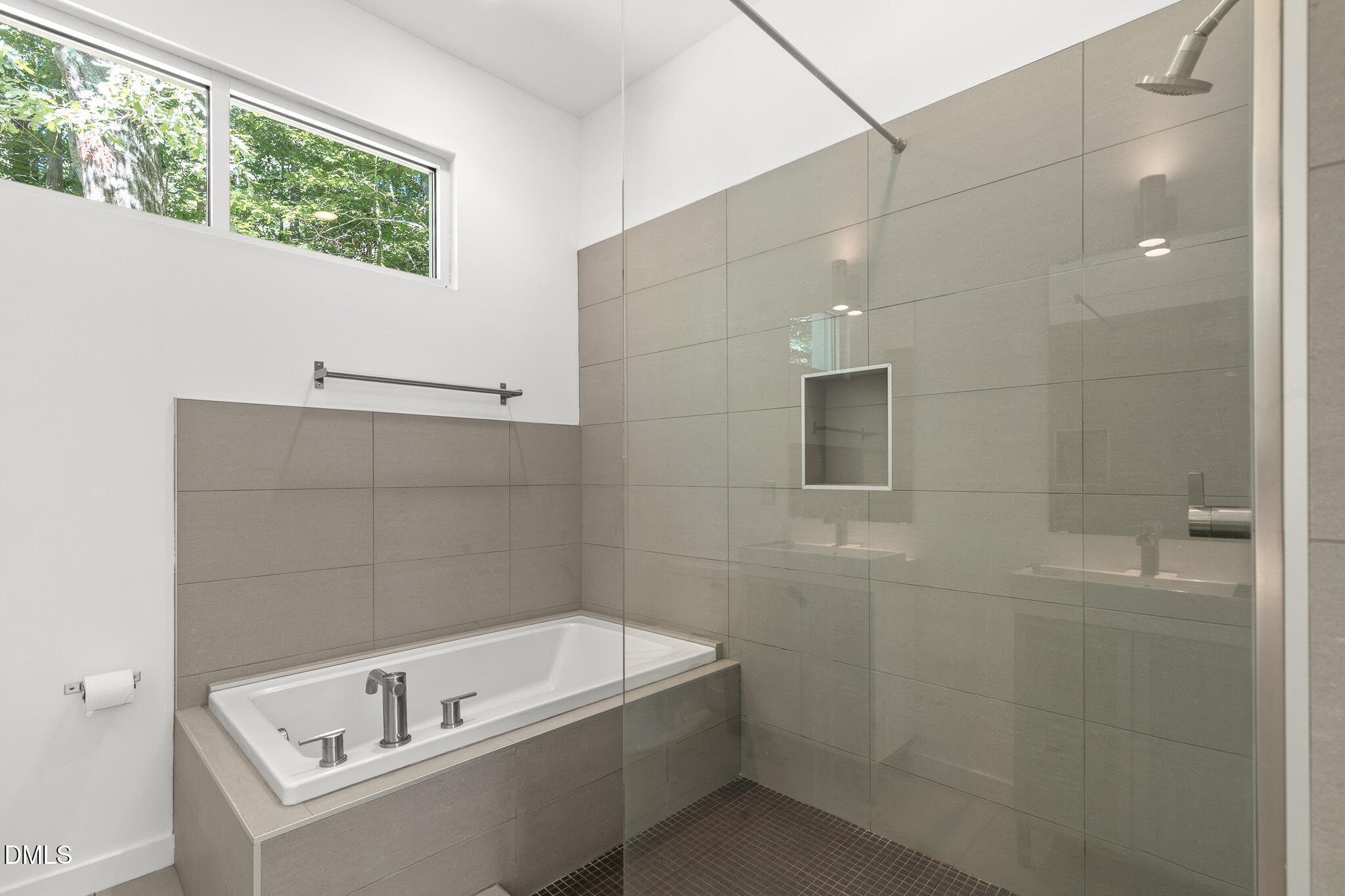 106 Glass House Lane Property Photo 24