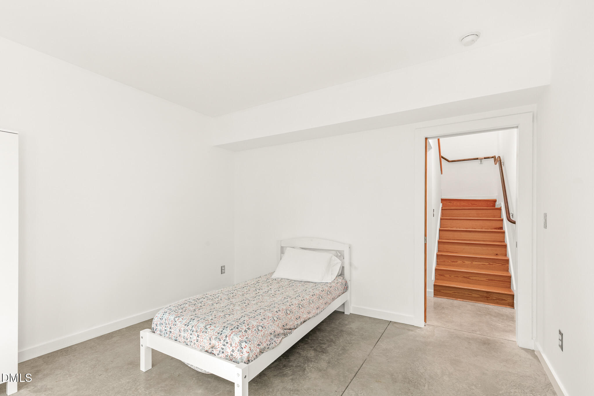 106 Glass House Lane Property Photo 32