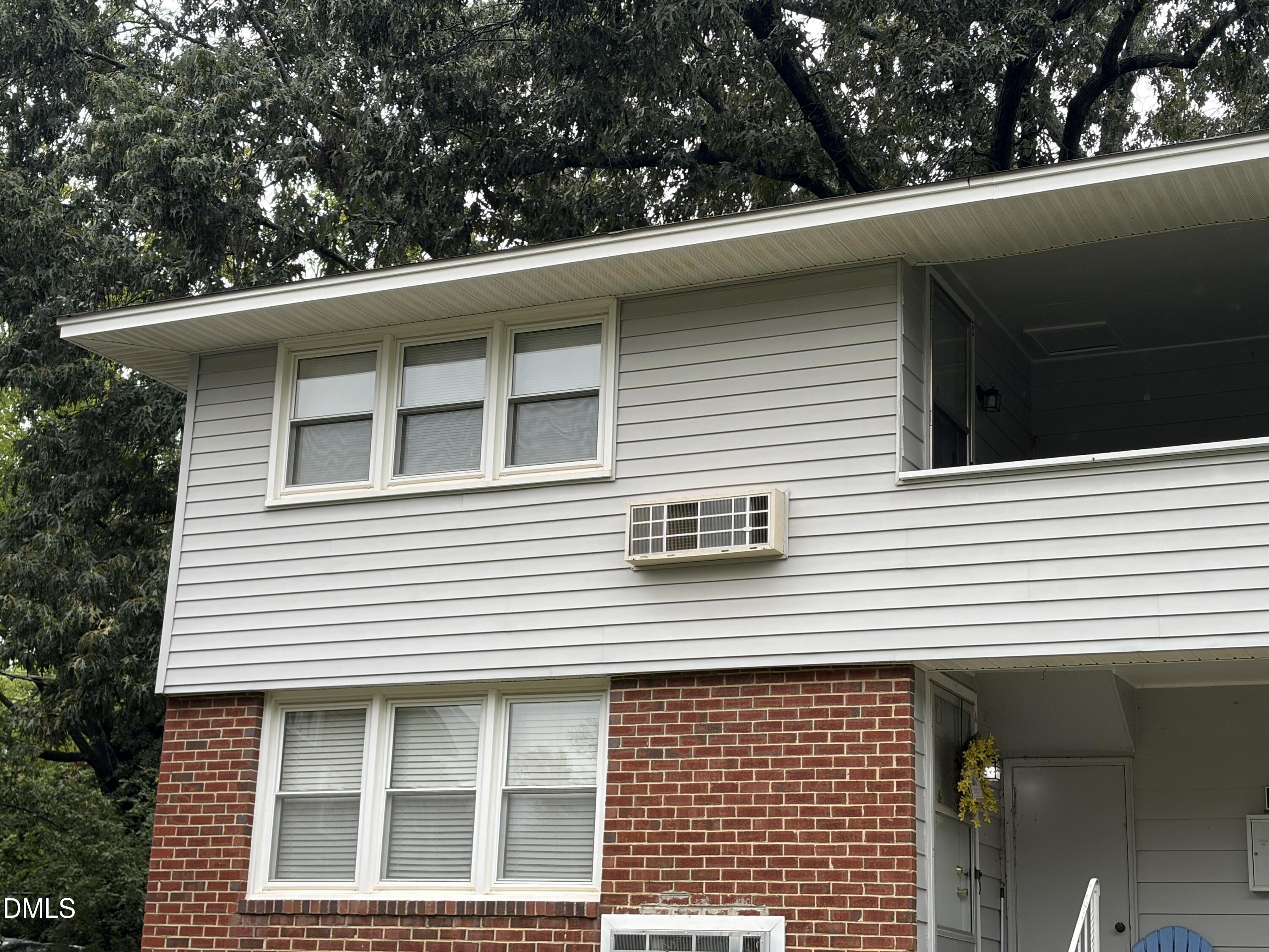 633 Daniels Street C Property Photo 2
