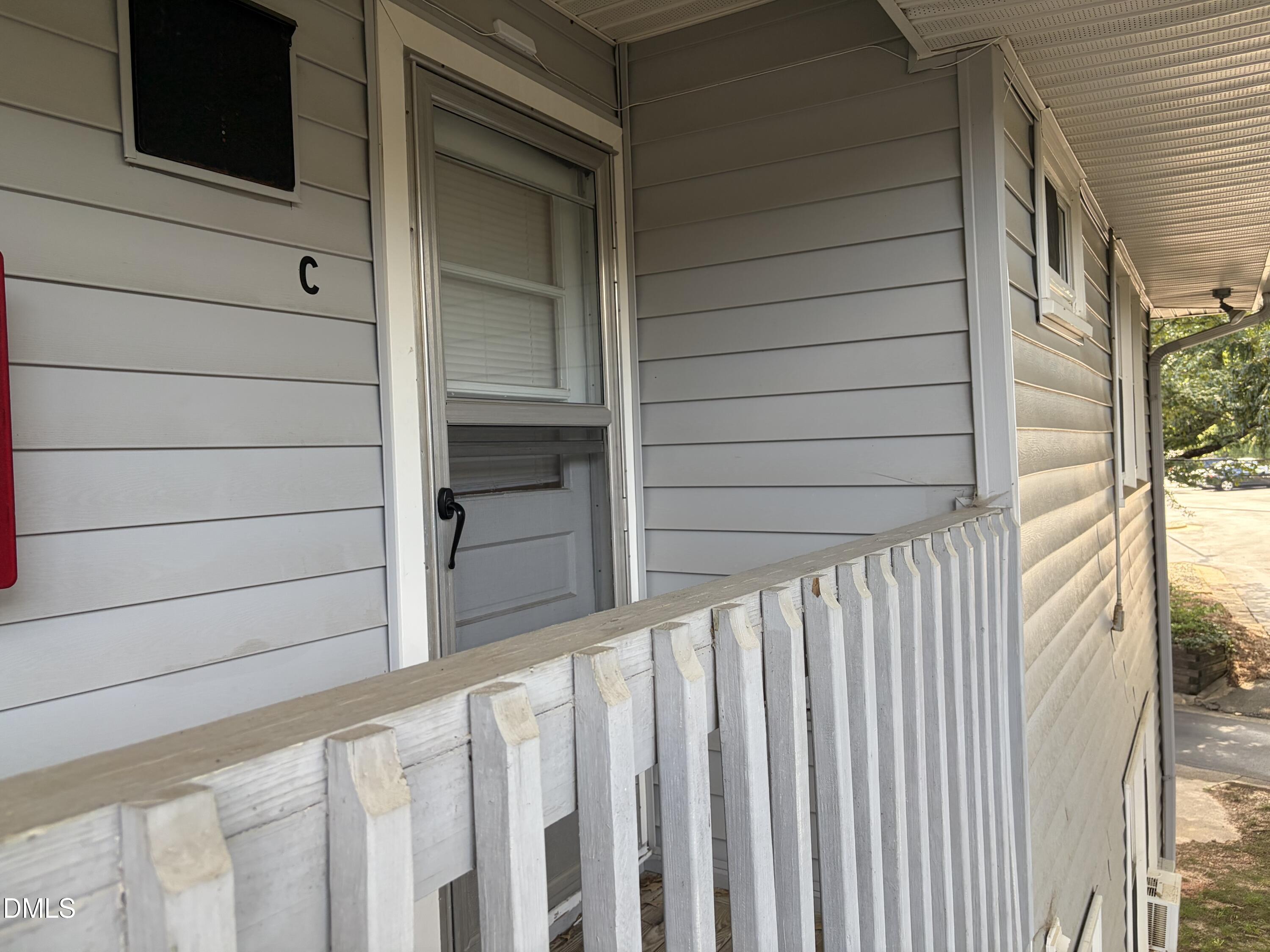633 Daniels Street C Property Photo 4