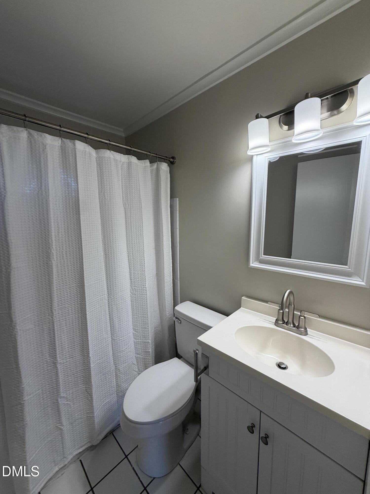 633 Daniels Street C Property Photo 14