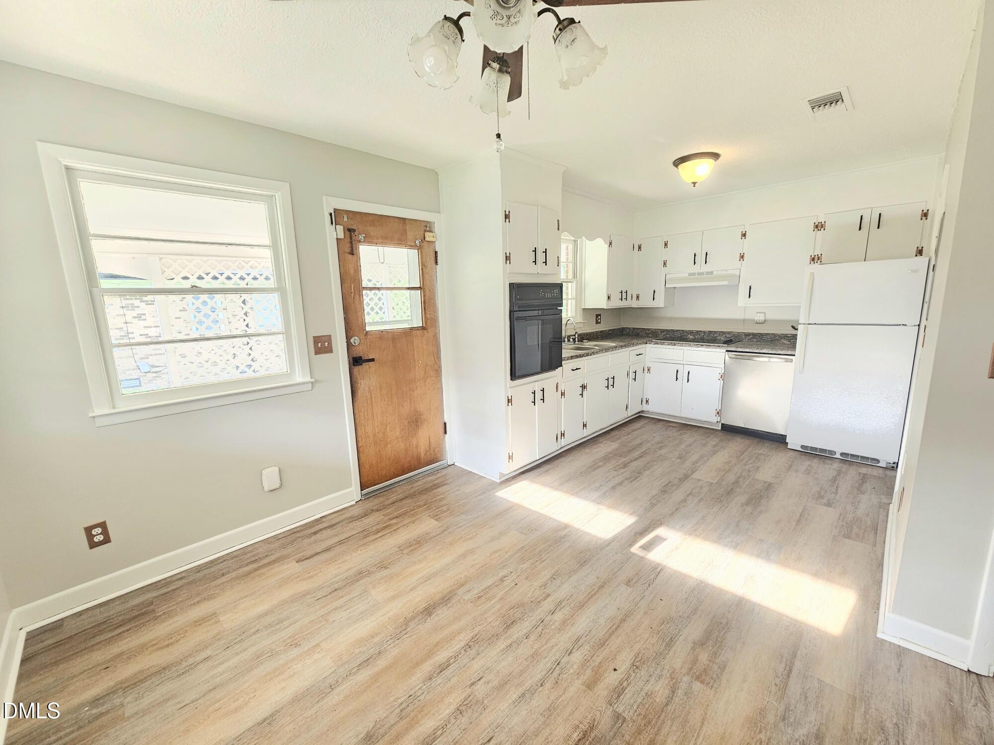 408 Oak Street Property Photo 7