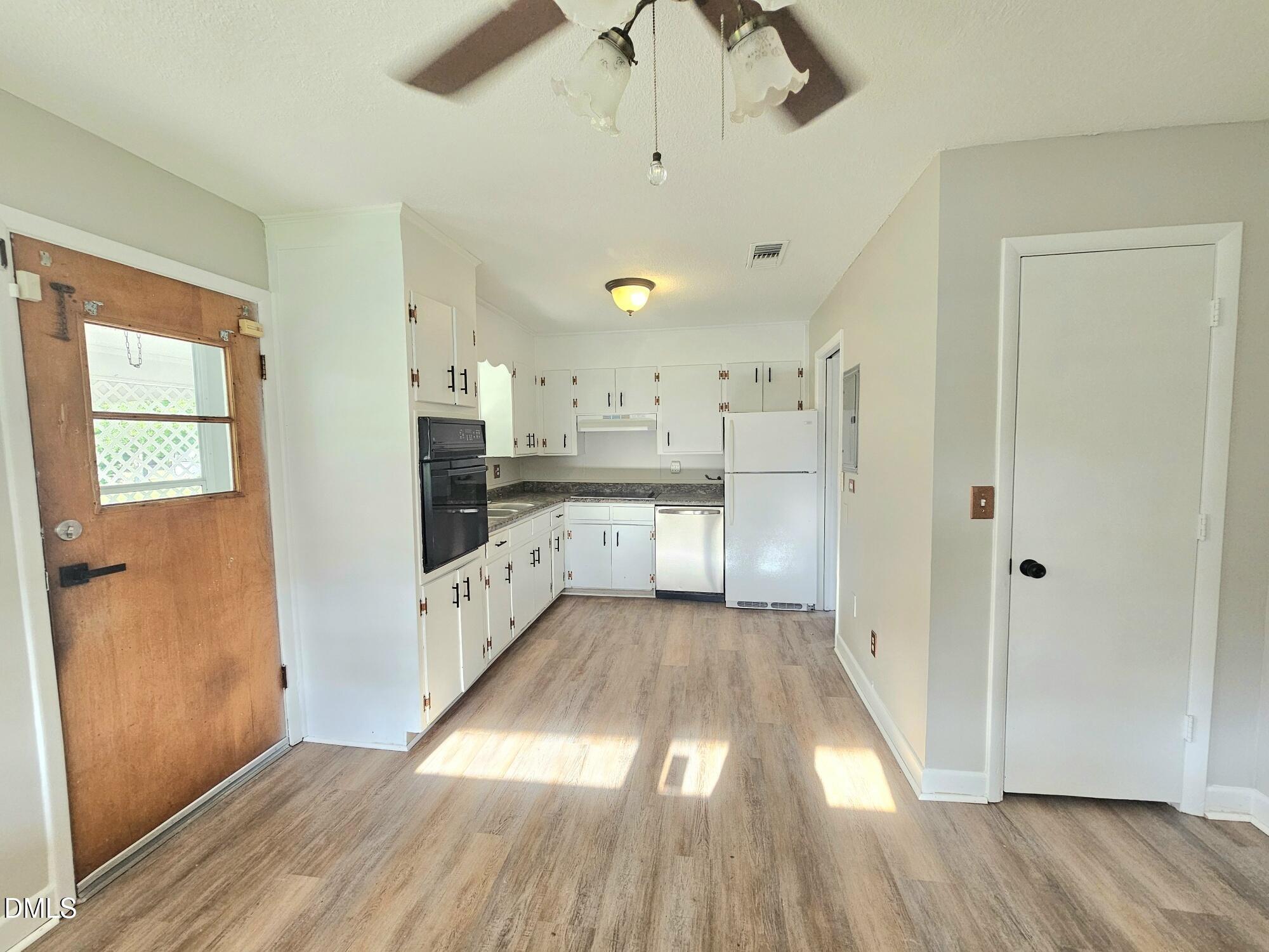 408 Oak Street Property Photo 9