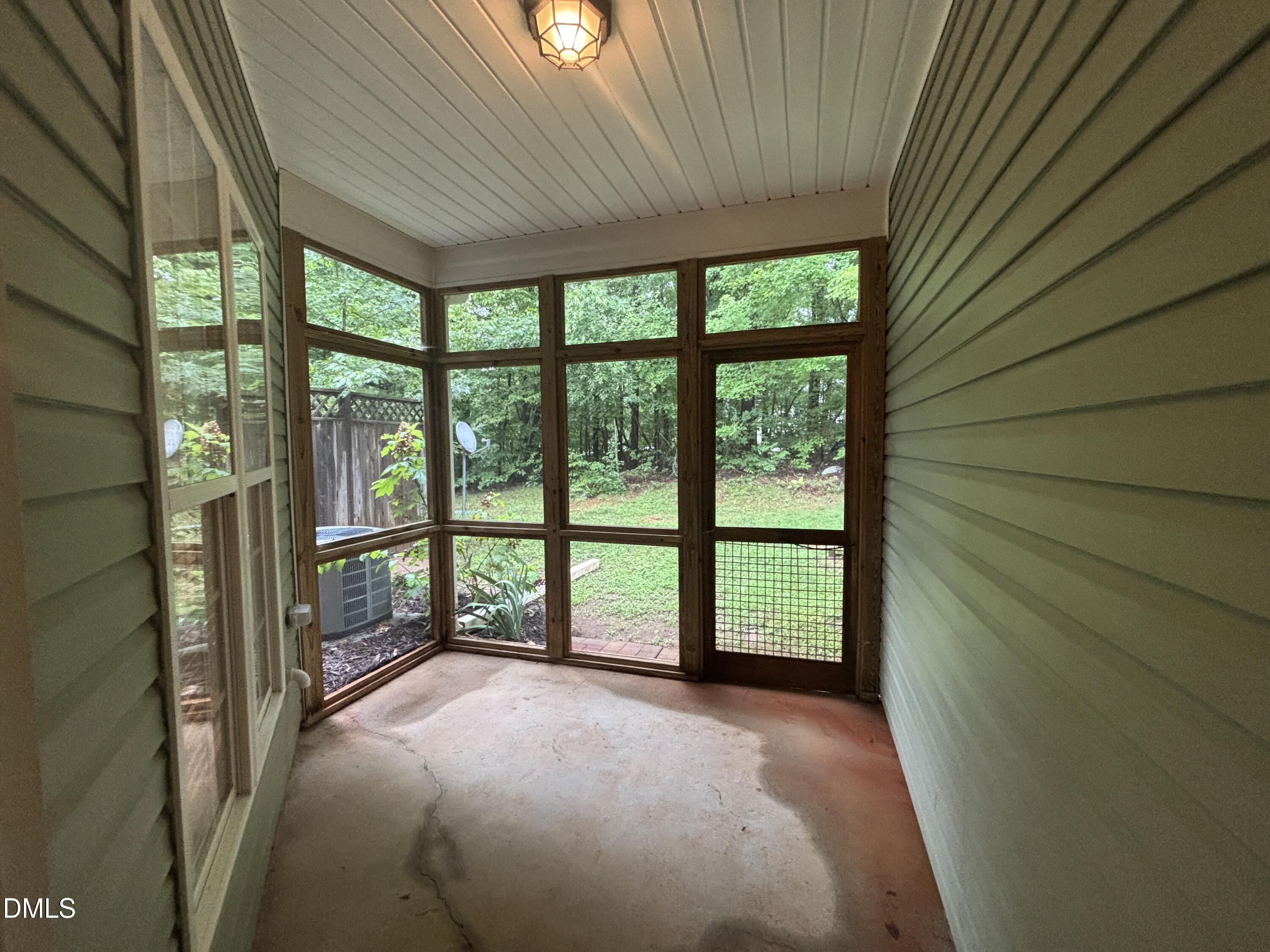 27 Great View Court Property Photo 8