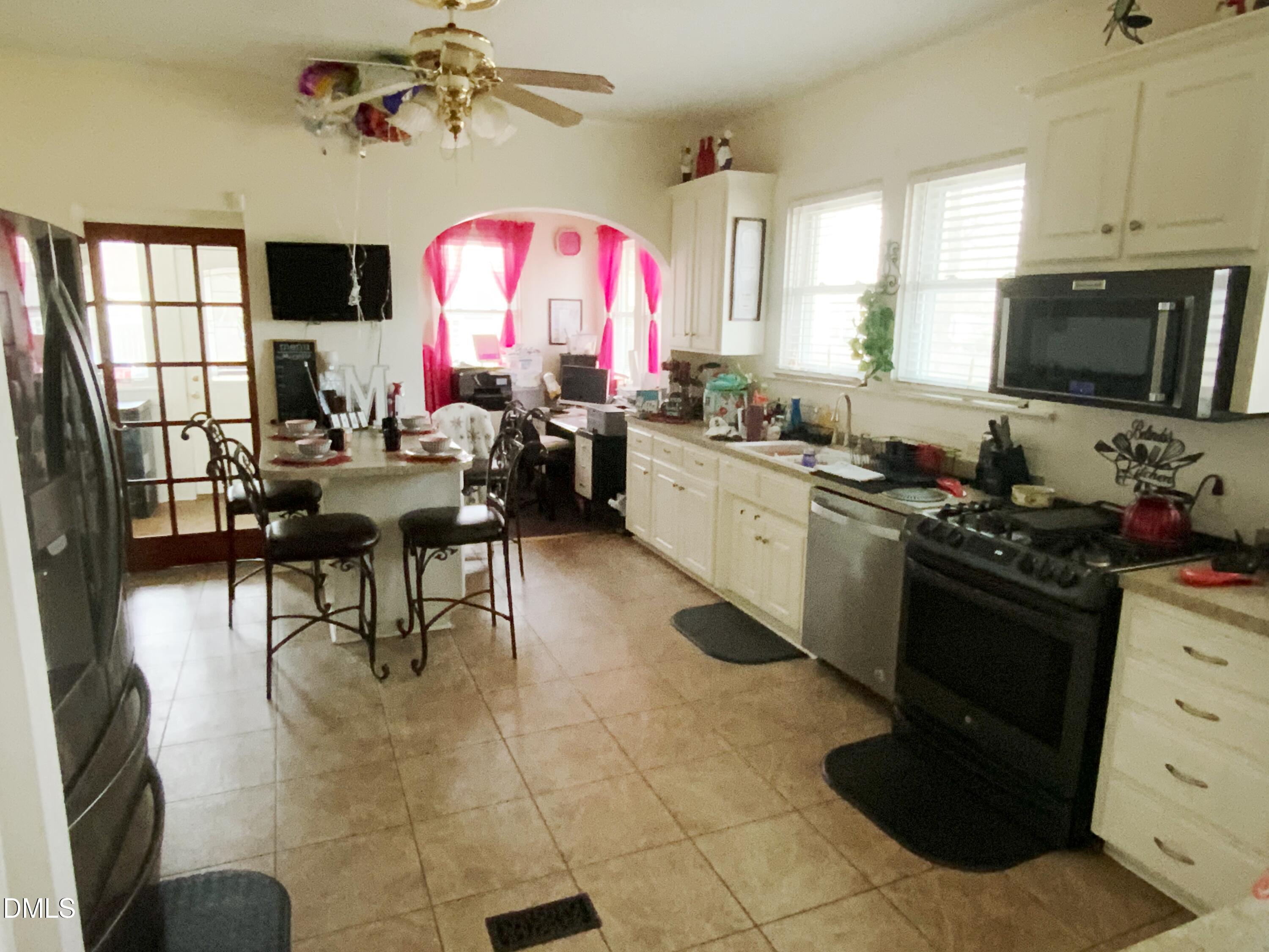 304 W Harnett Street Property Photo 2