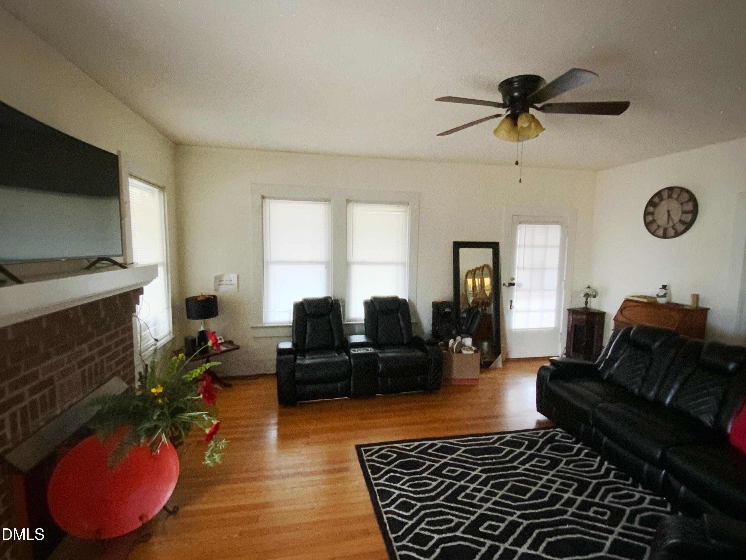 304 W Harnett Street Property Photo 3