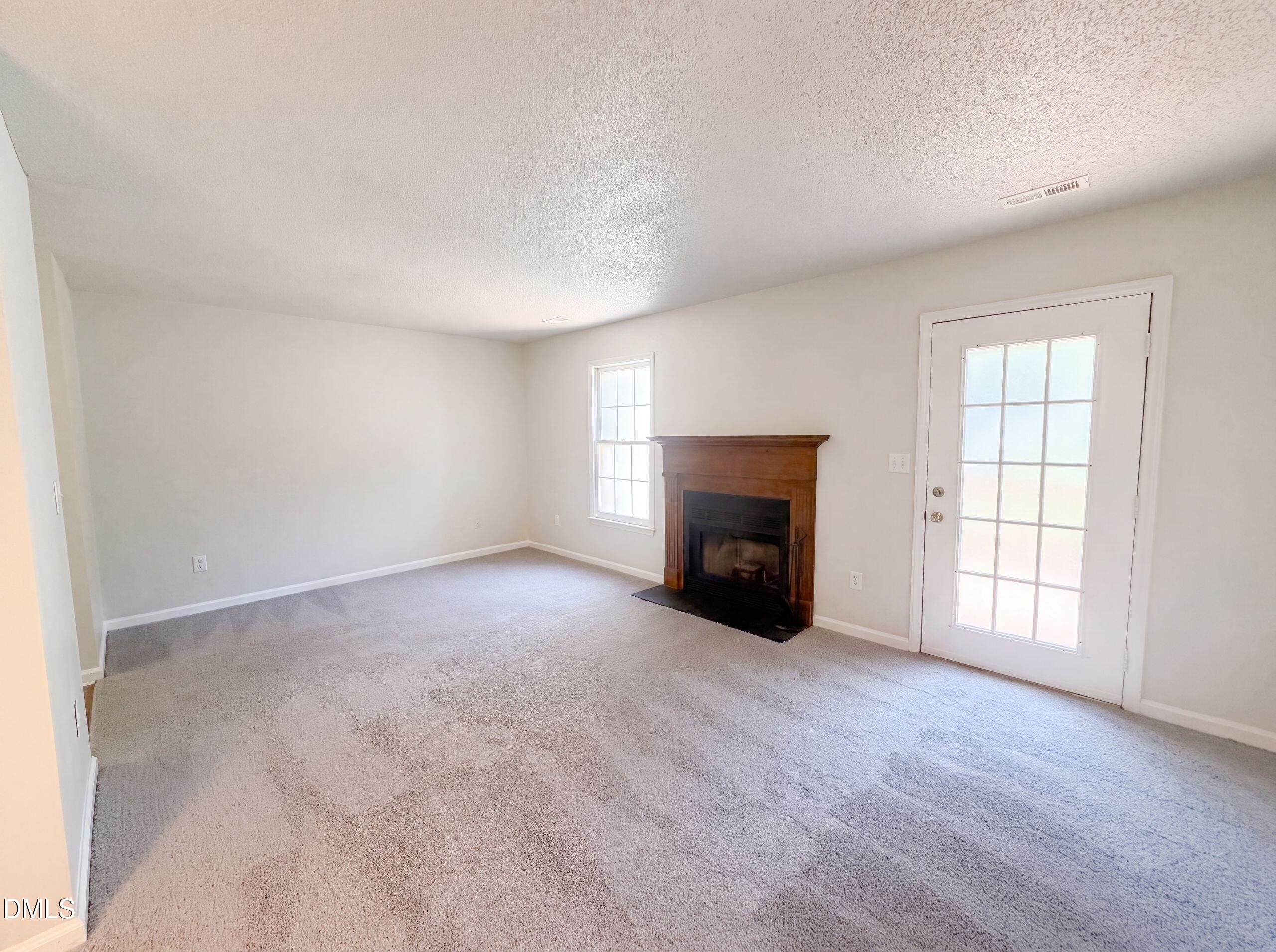 102 Old Maple Lane Property Photo 3
