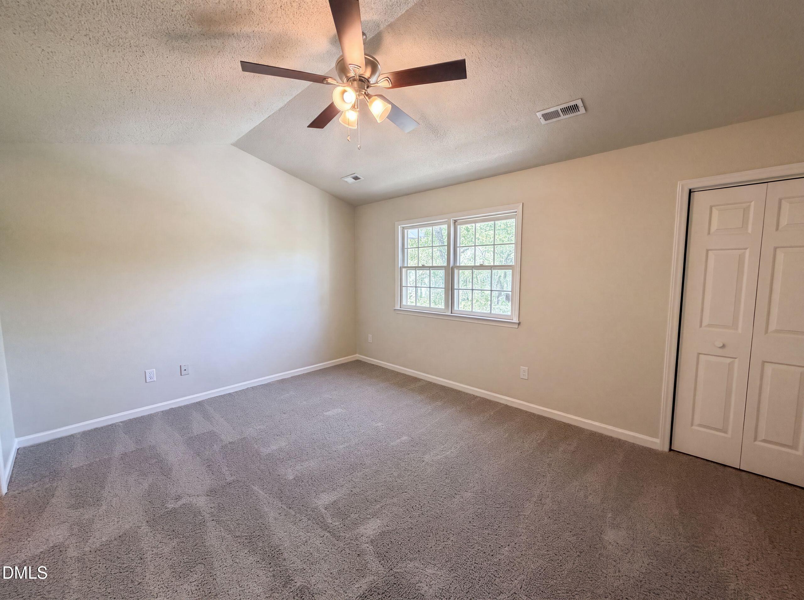 102 Old Maple Lane Property Photo 4