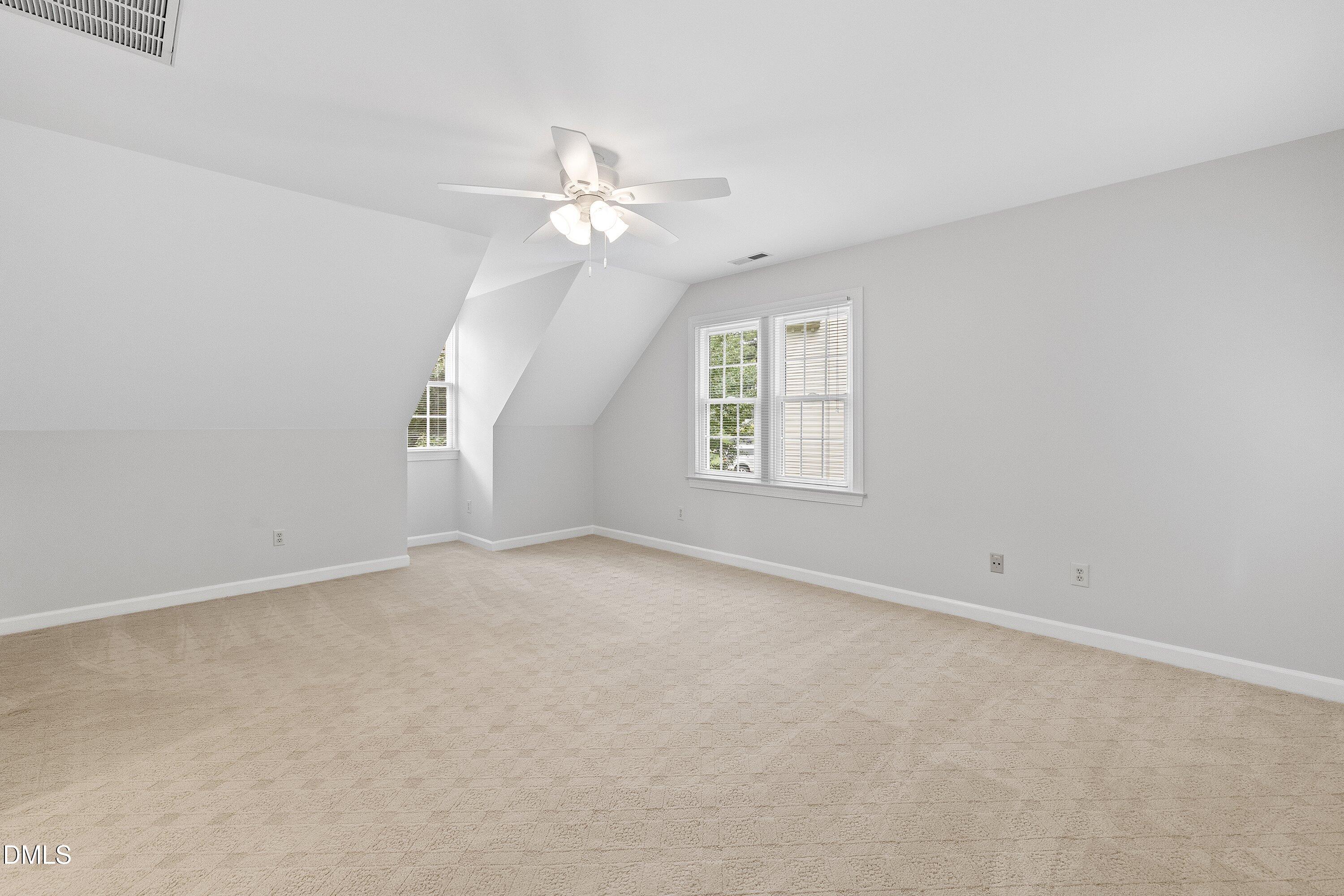 107 Lulworth Court Property Photo 26