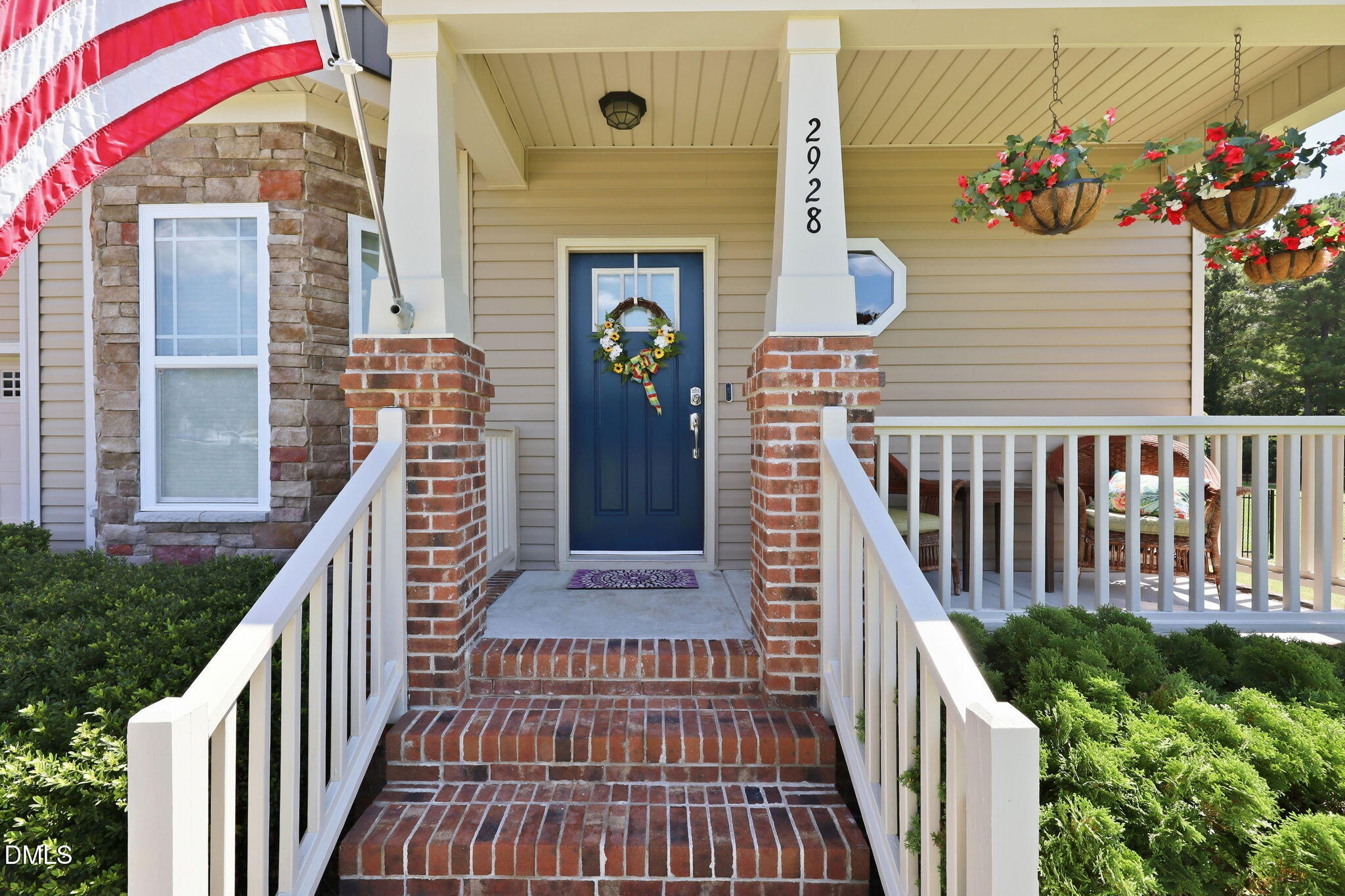2928 Plantation Glen Drive Property Photo 3
