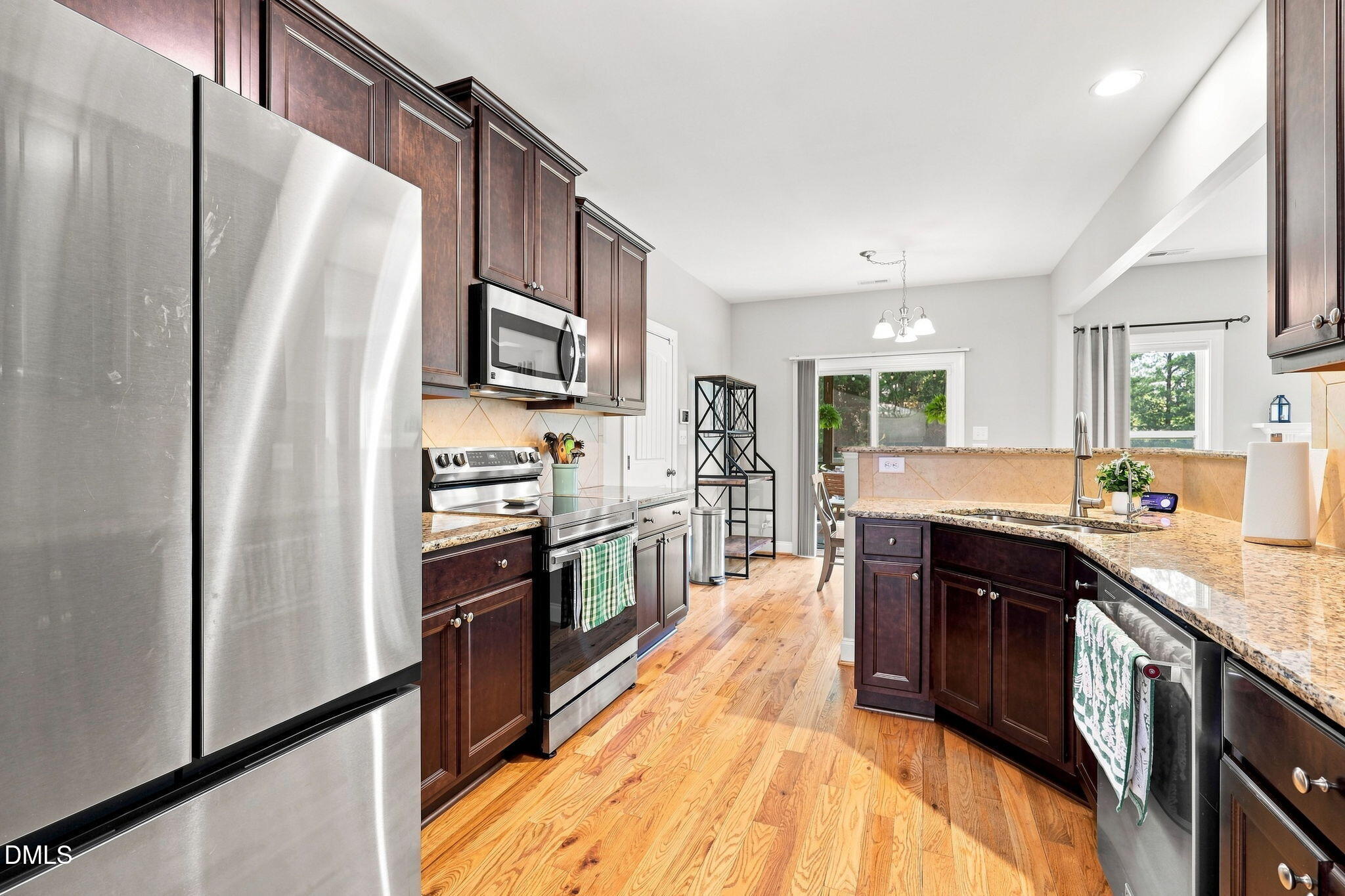 2928 Plantation Glen Drive Property Photo 8