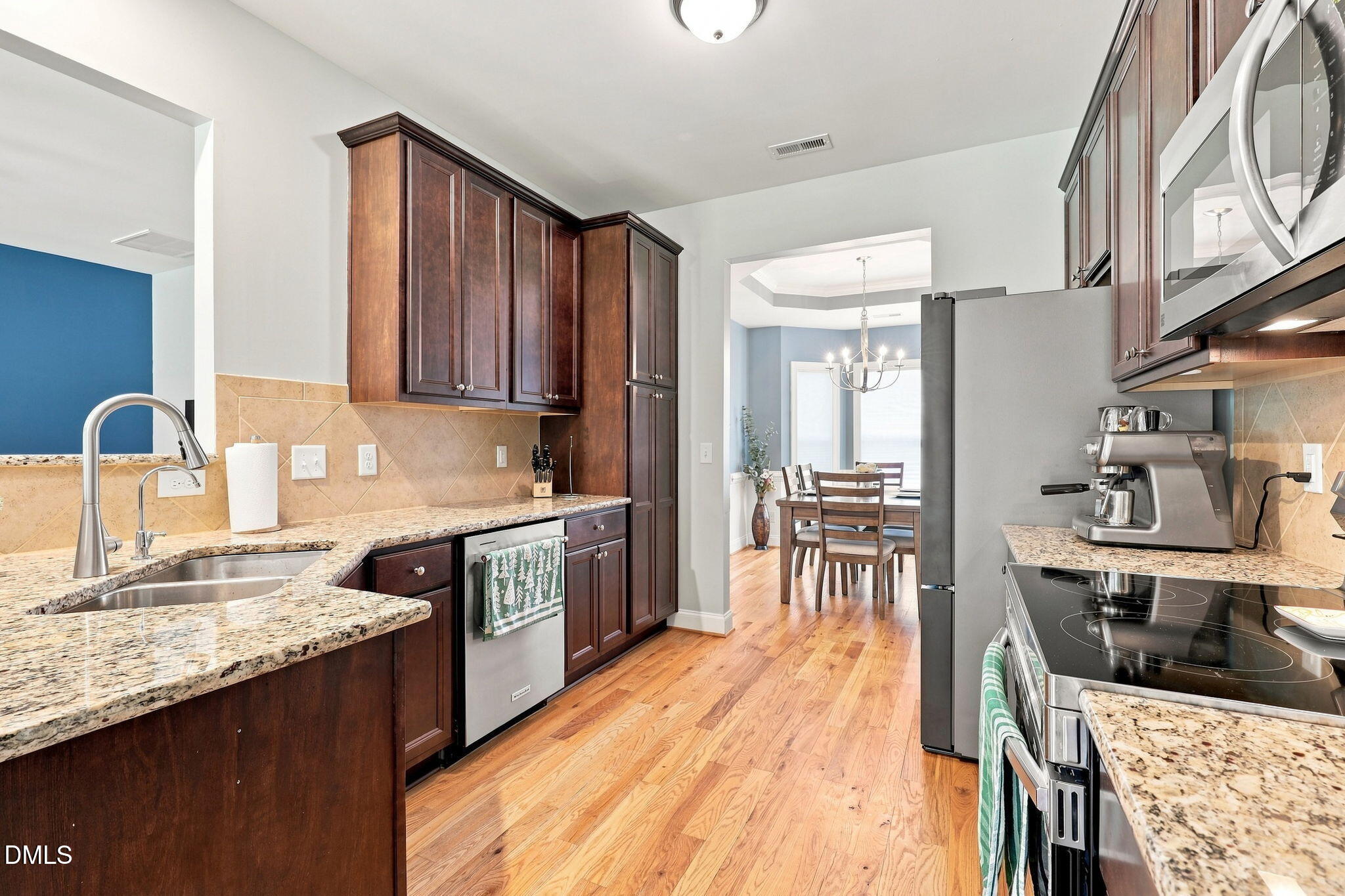 2928 Plantation Glen Drive Property Photo 10