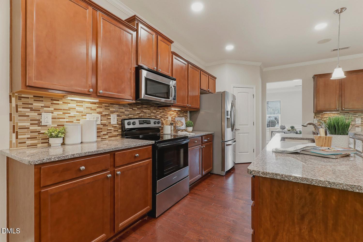 3336 Althorp Drive Property Photo 11