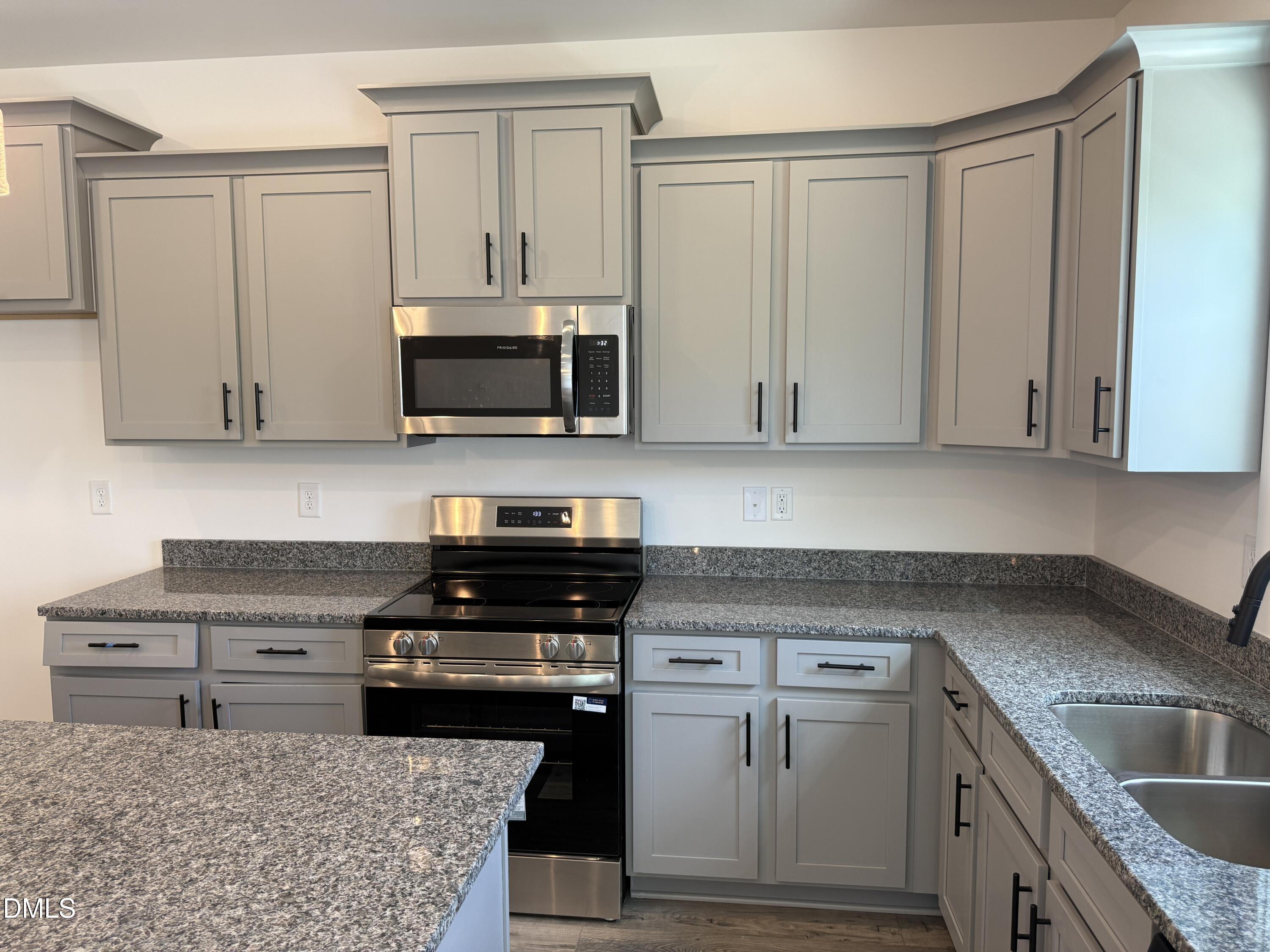 2017 Tharrington Way Property Photo 6