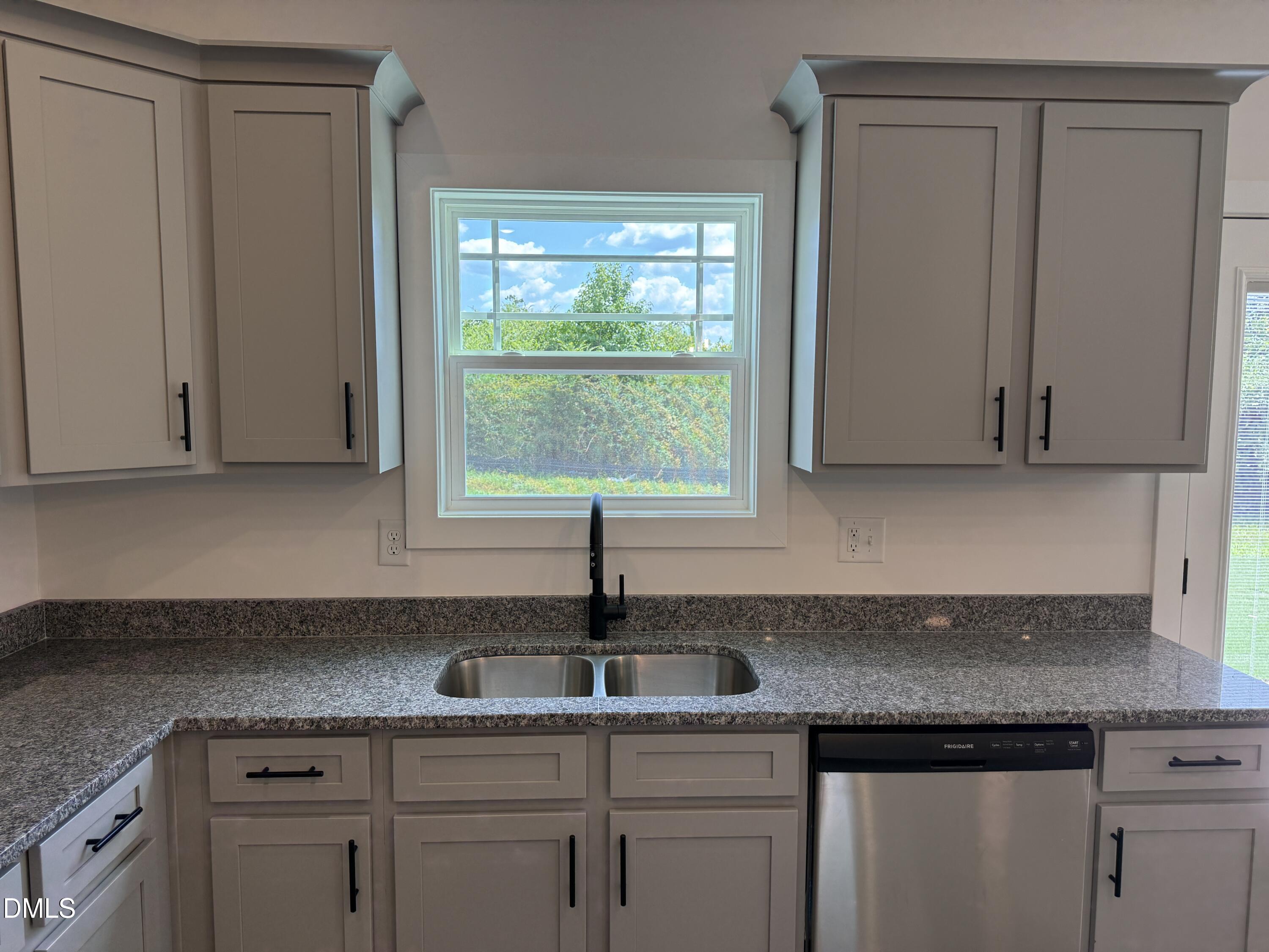 2017 Tharrington Way Property Photo 7