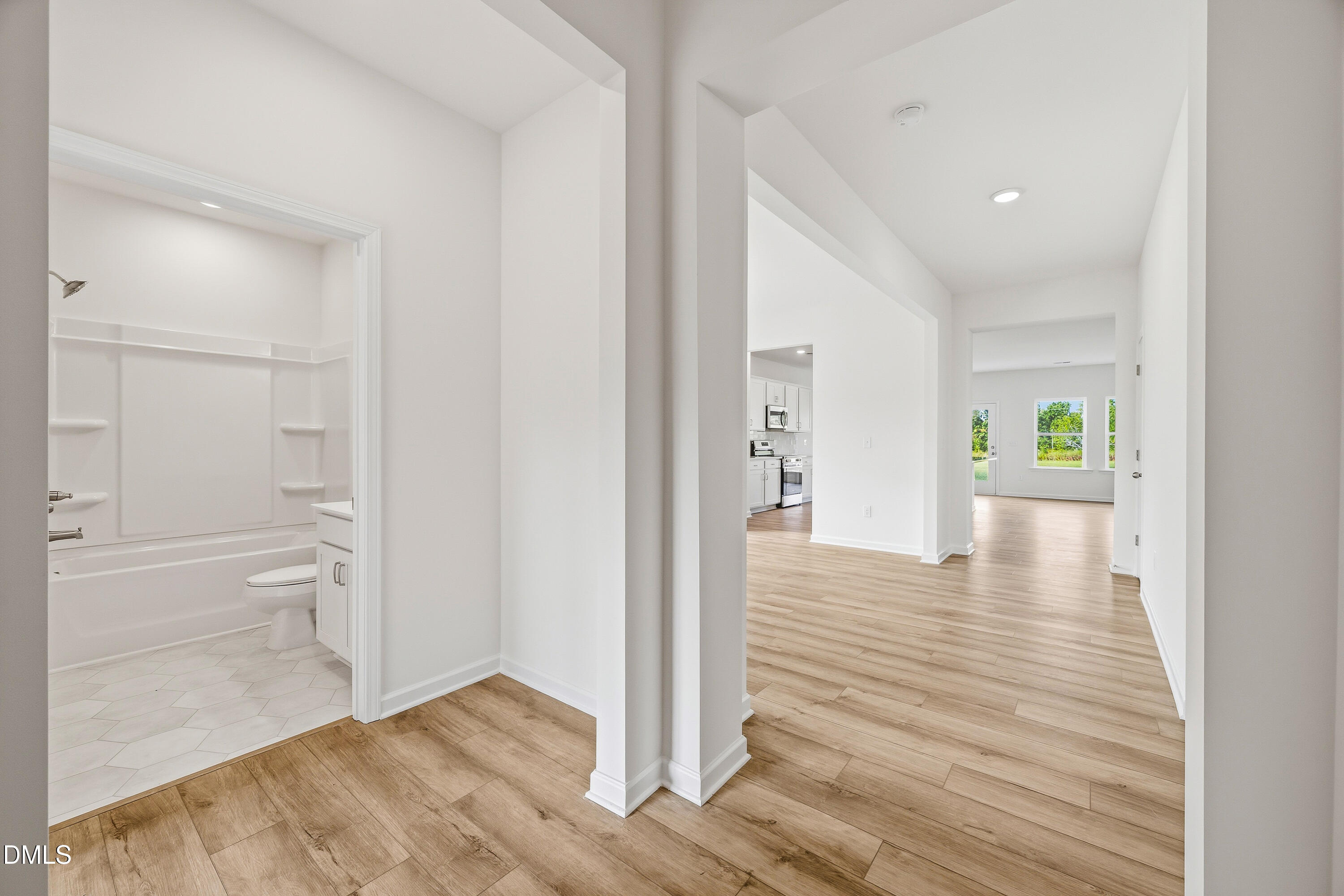 47 Cheshire Farm Drive Property Photo 6