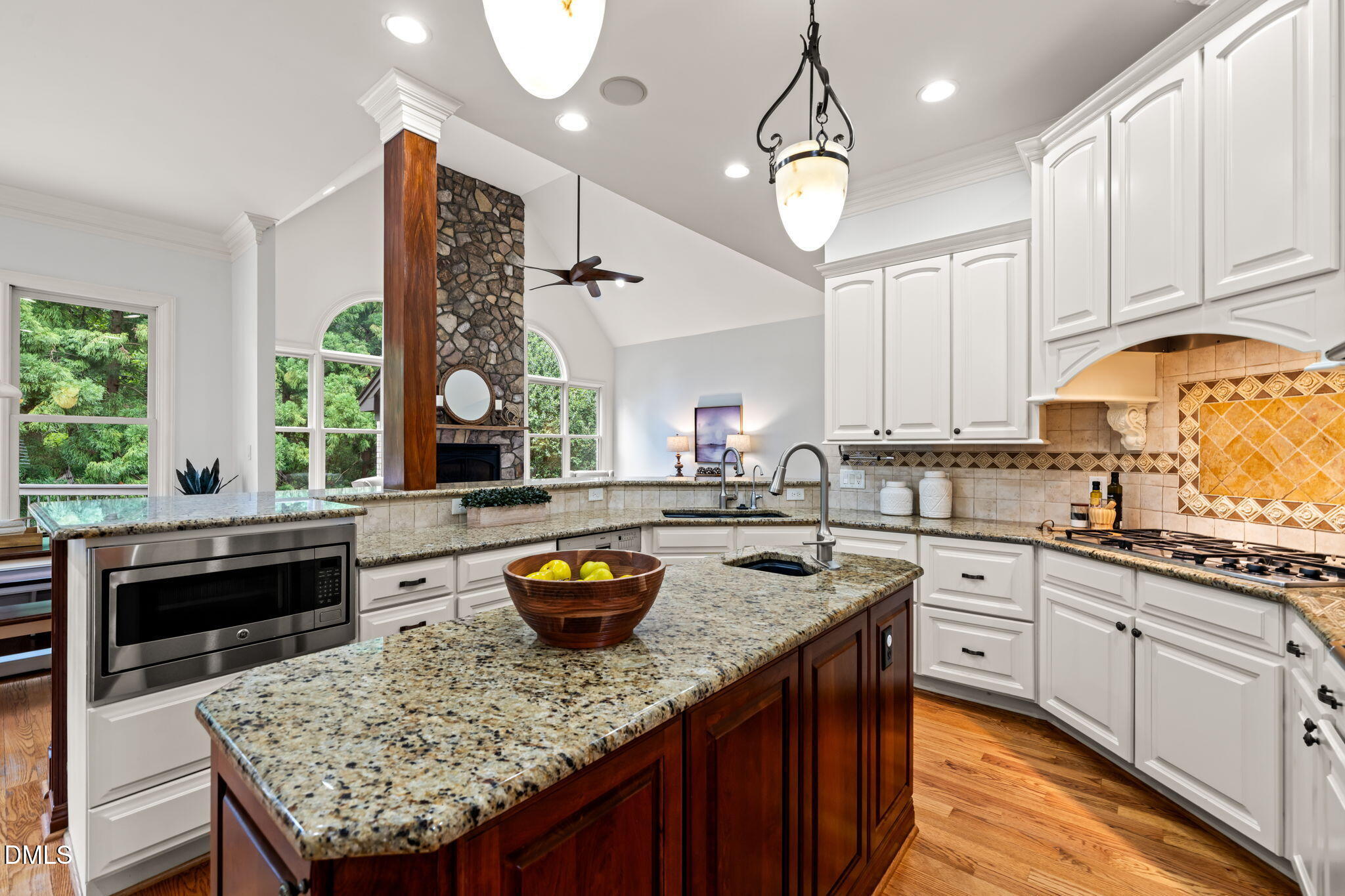 6116 Crescent Knoll Drive Property Photo 14