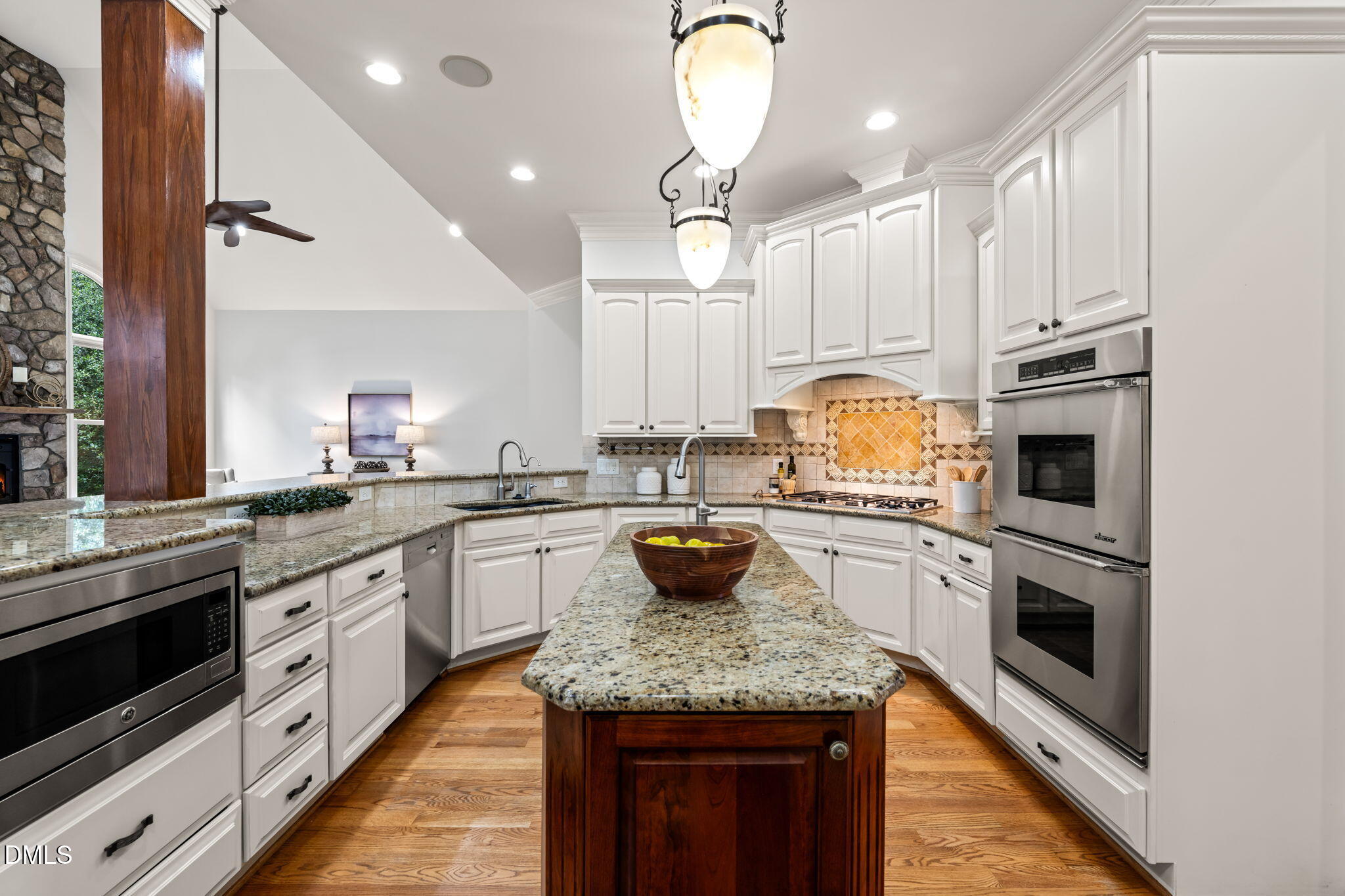 6116 Crescent Knoll Drive Property Photo 17