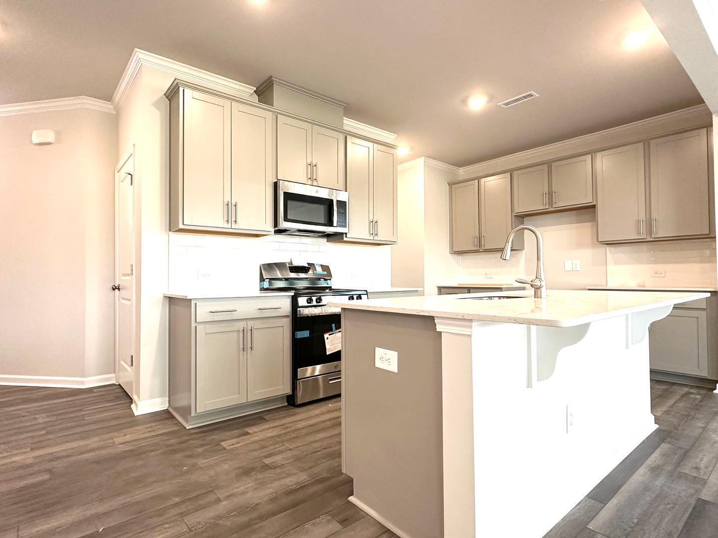 2233 Cape May Lane Property Photo 8
