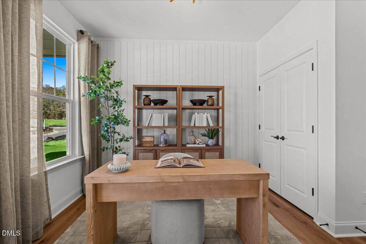 512 Hipwood Drive Property Photo 3