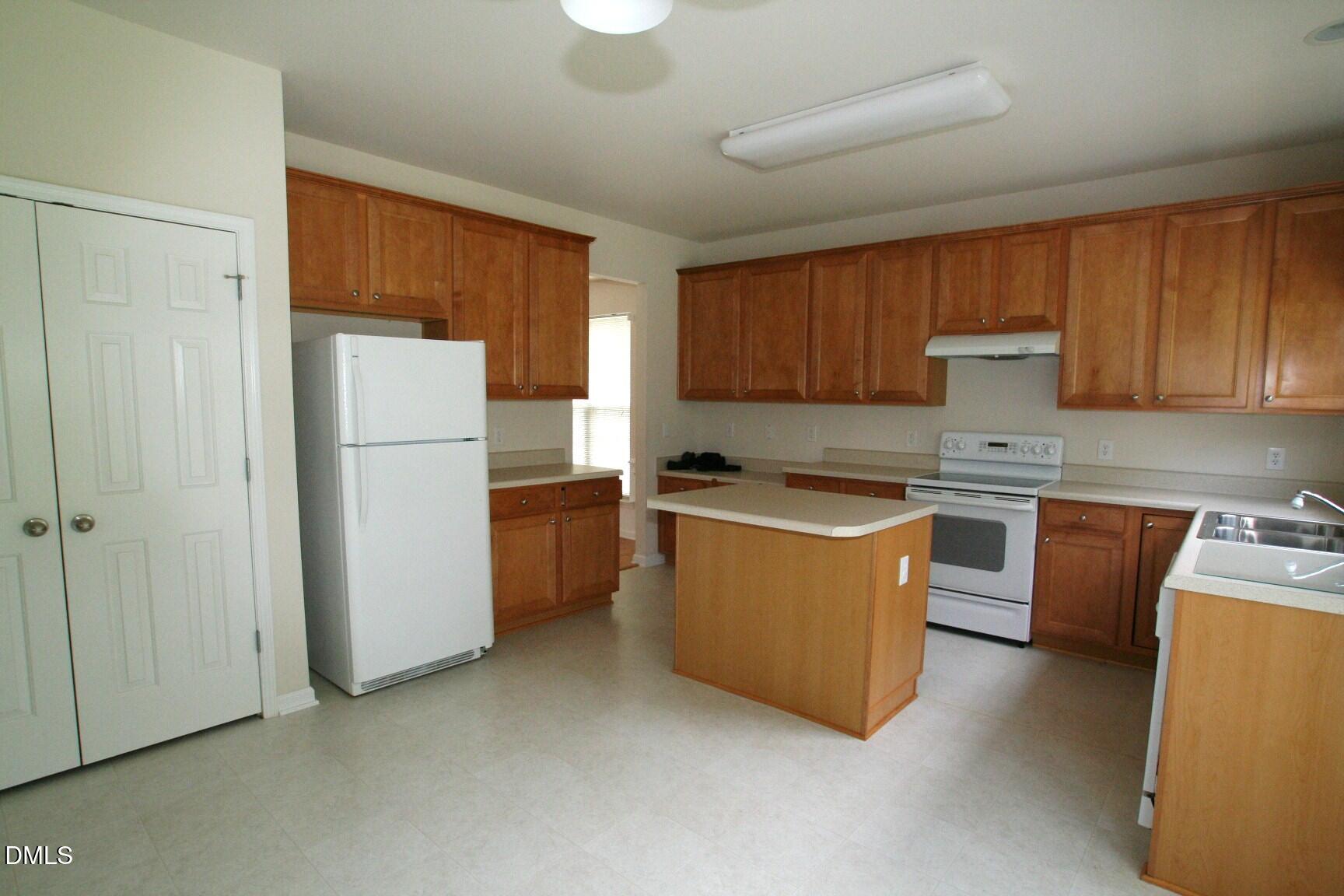 5324 Shaker Heights Lane Property Photo 4