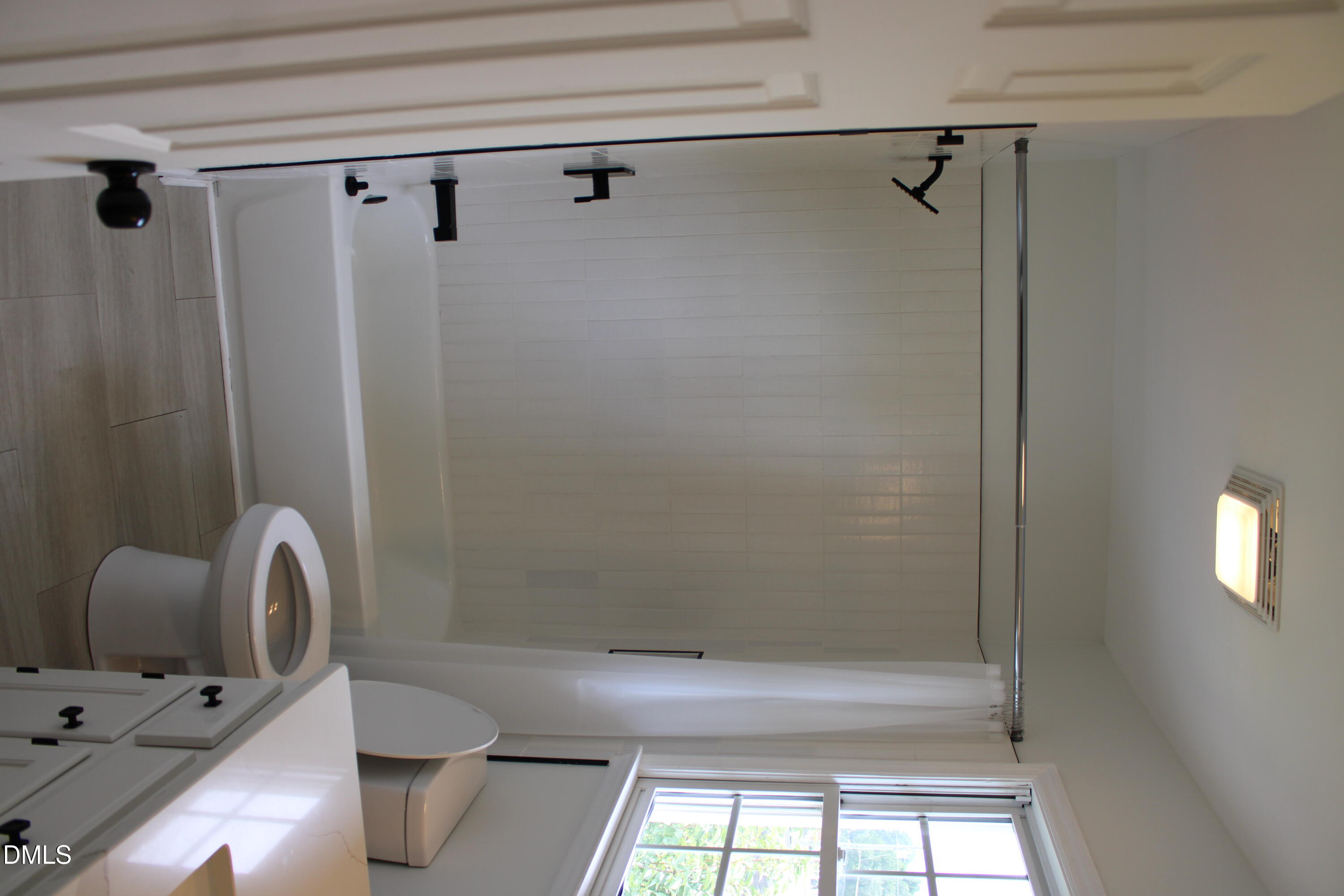 105 Carriage Court Property Photo 9
