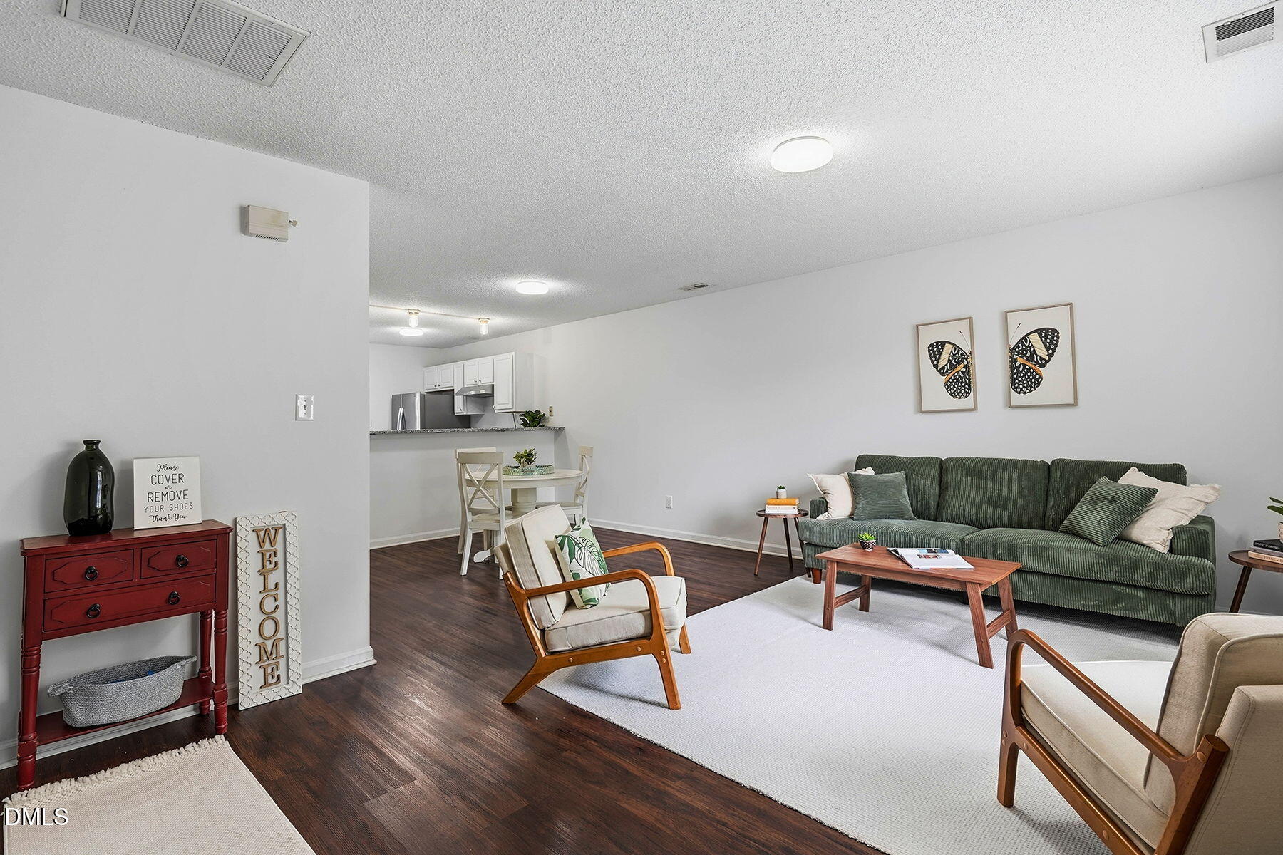 2130 Walnut Bluffs Lane Property Photo 4