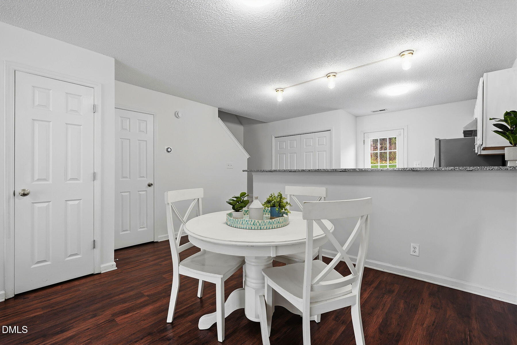 2130 Walnut Bluffs Lane Property Photo 11