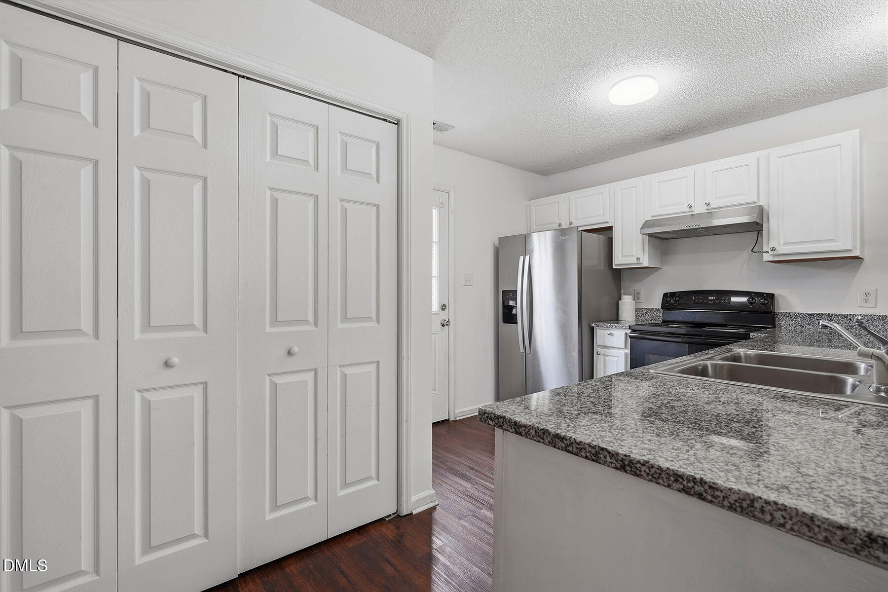 2130 Walnut Bluffs Lane Property Photo 12