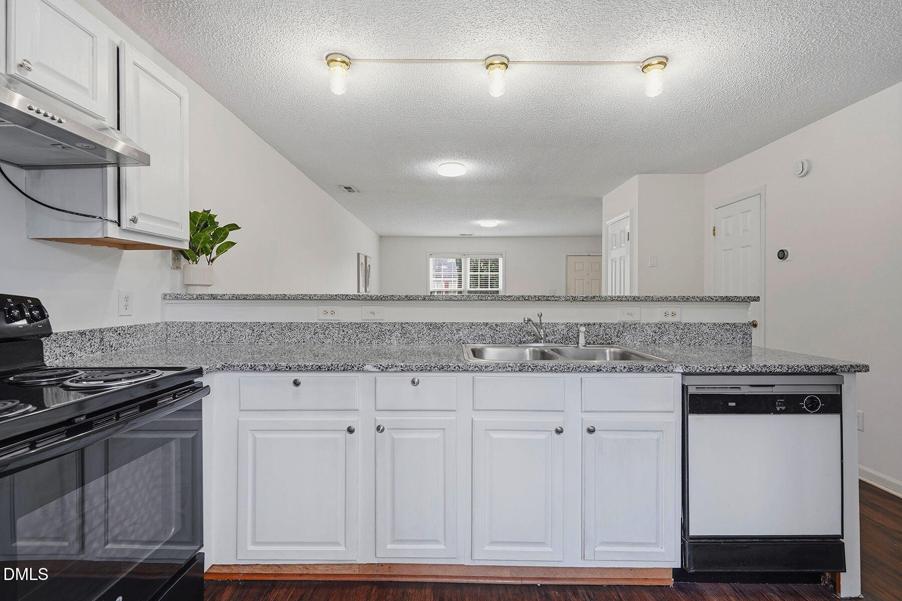 2130 Walnut Bluffs Lane Property Photo 15
