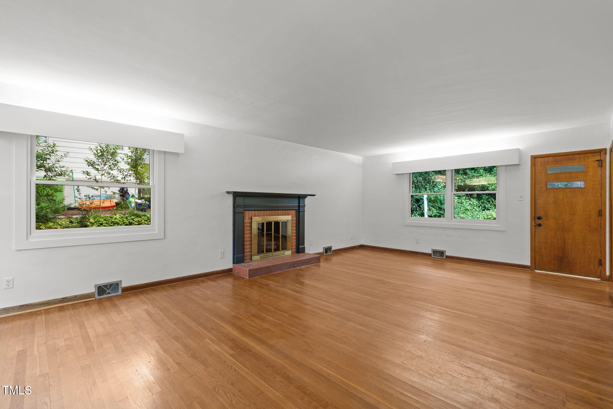 3026 Devonshire Drive Property Photo 4