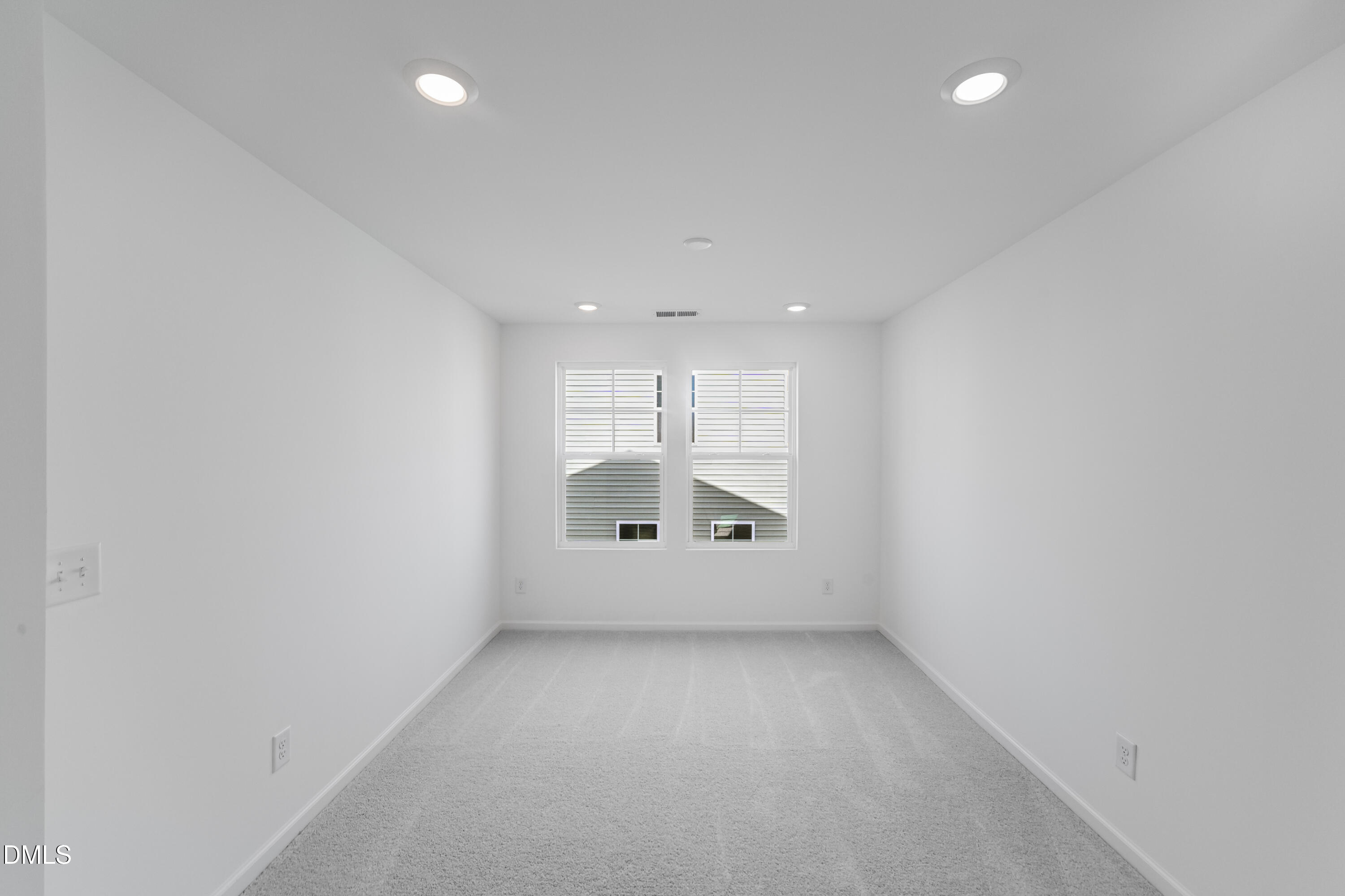 1045 Red Finch Way Property Photo 12