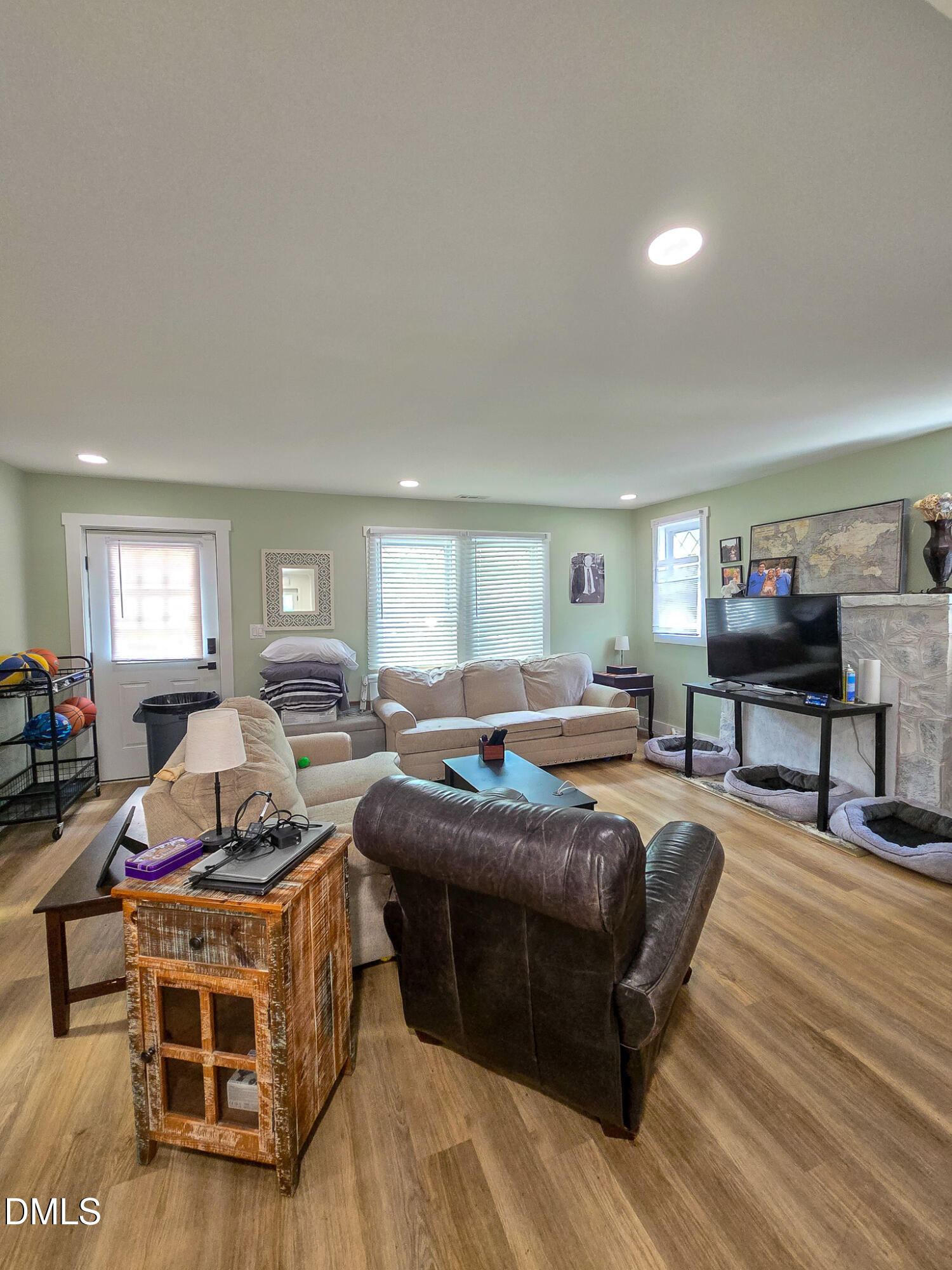 3014 Hope Valley Road Property Photo 6