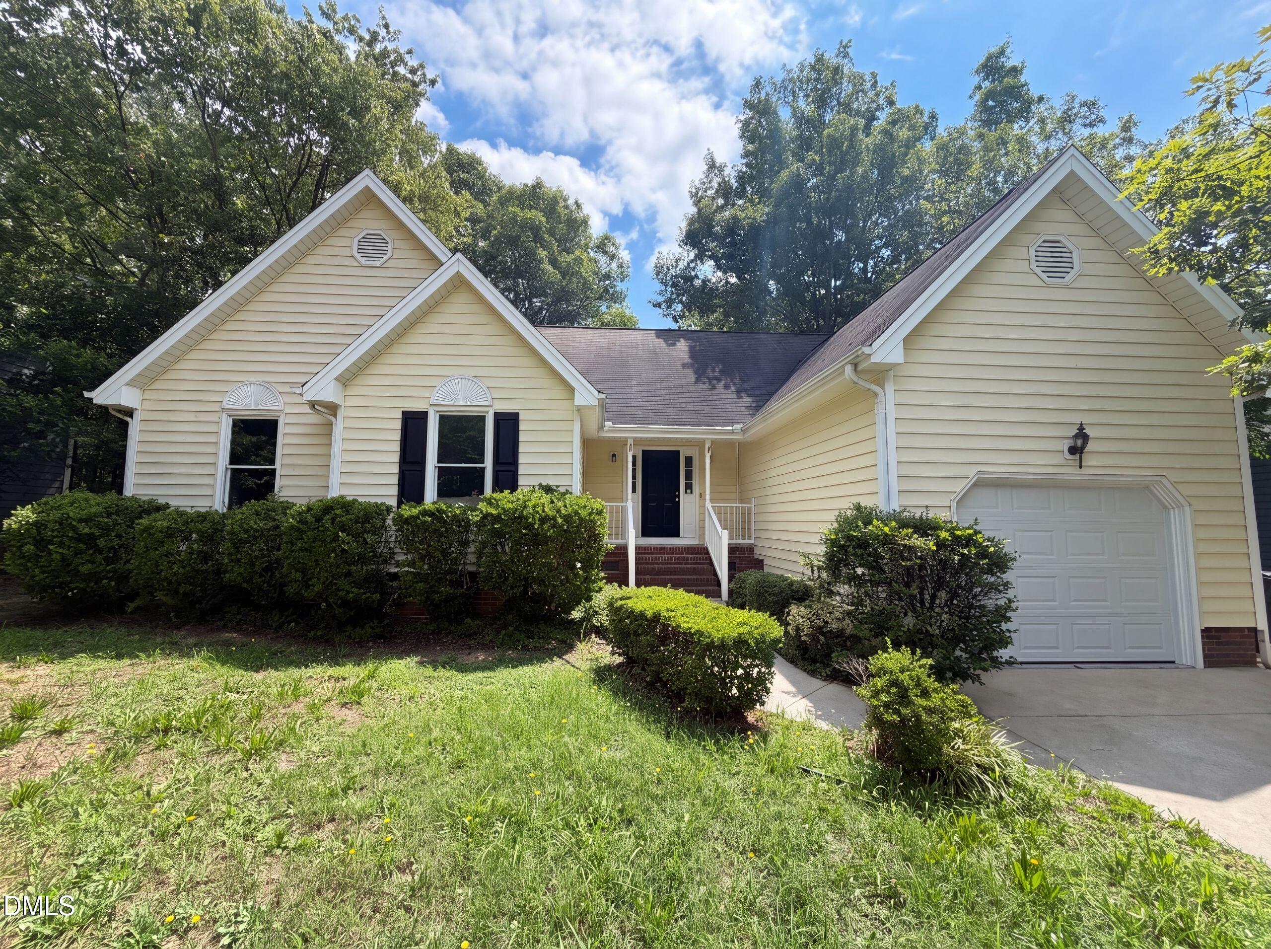 1004 Clifford Drive Property Photo 1