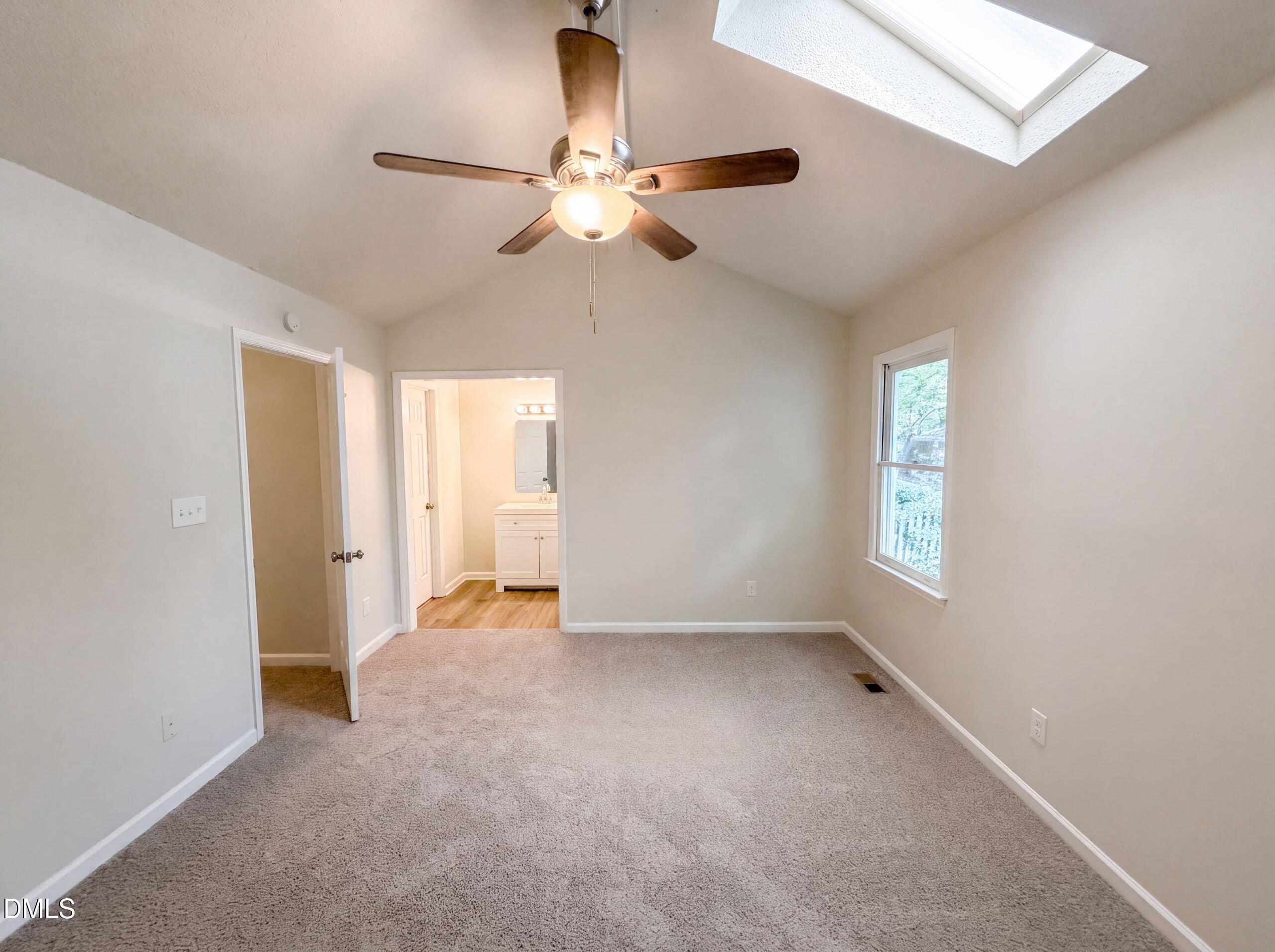1004 Clifford Drive Property Photo 4