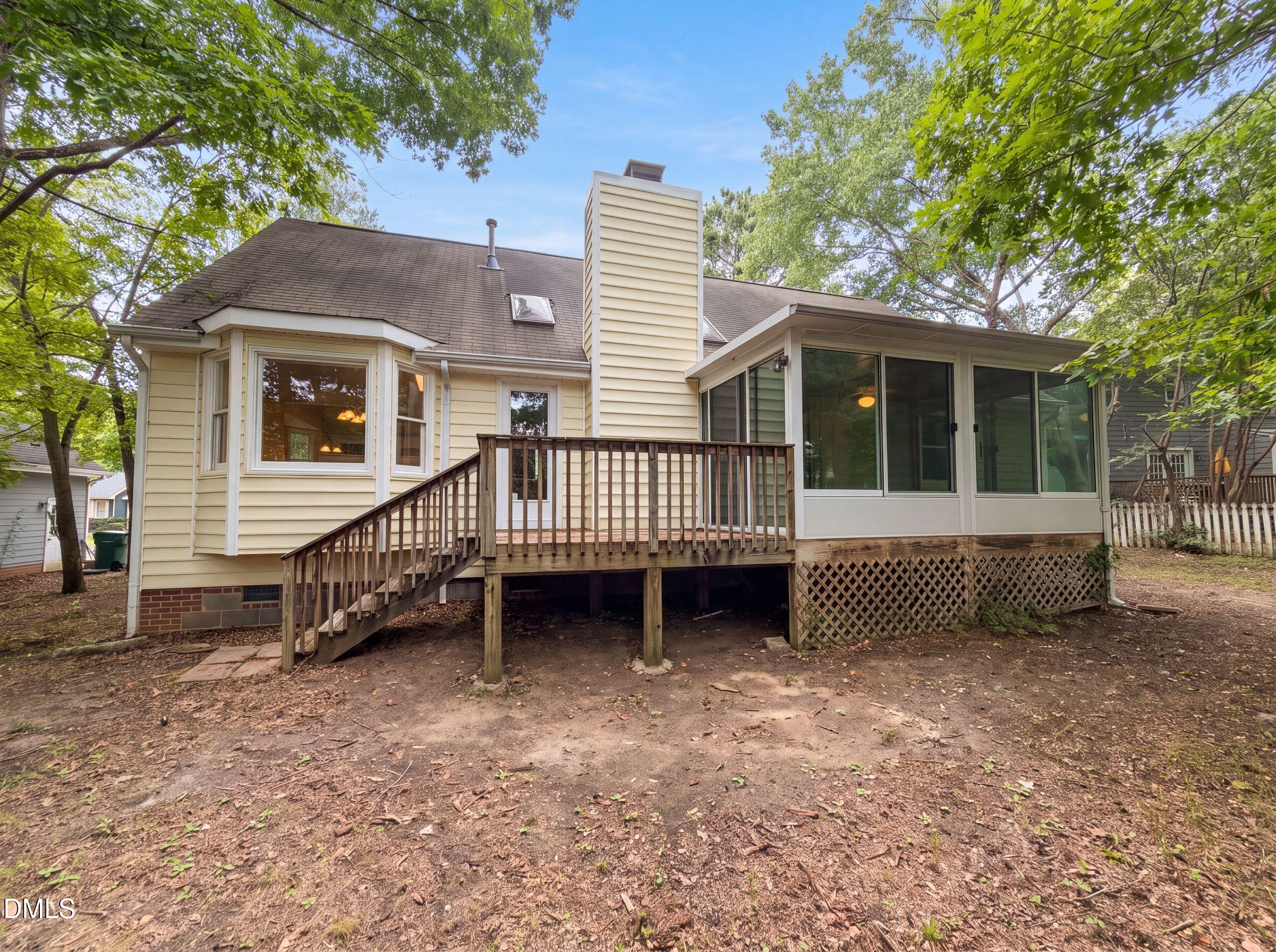 1004 Clifford Drive Property Photo 5