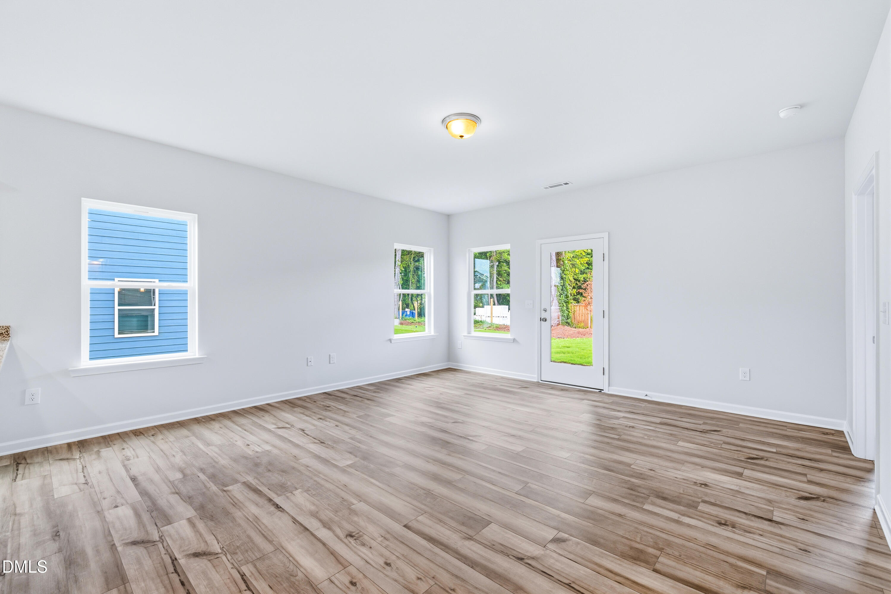 180 E American Marigold Drive Property Photo 13