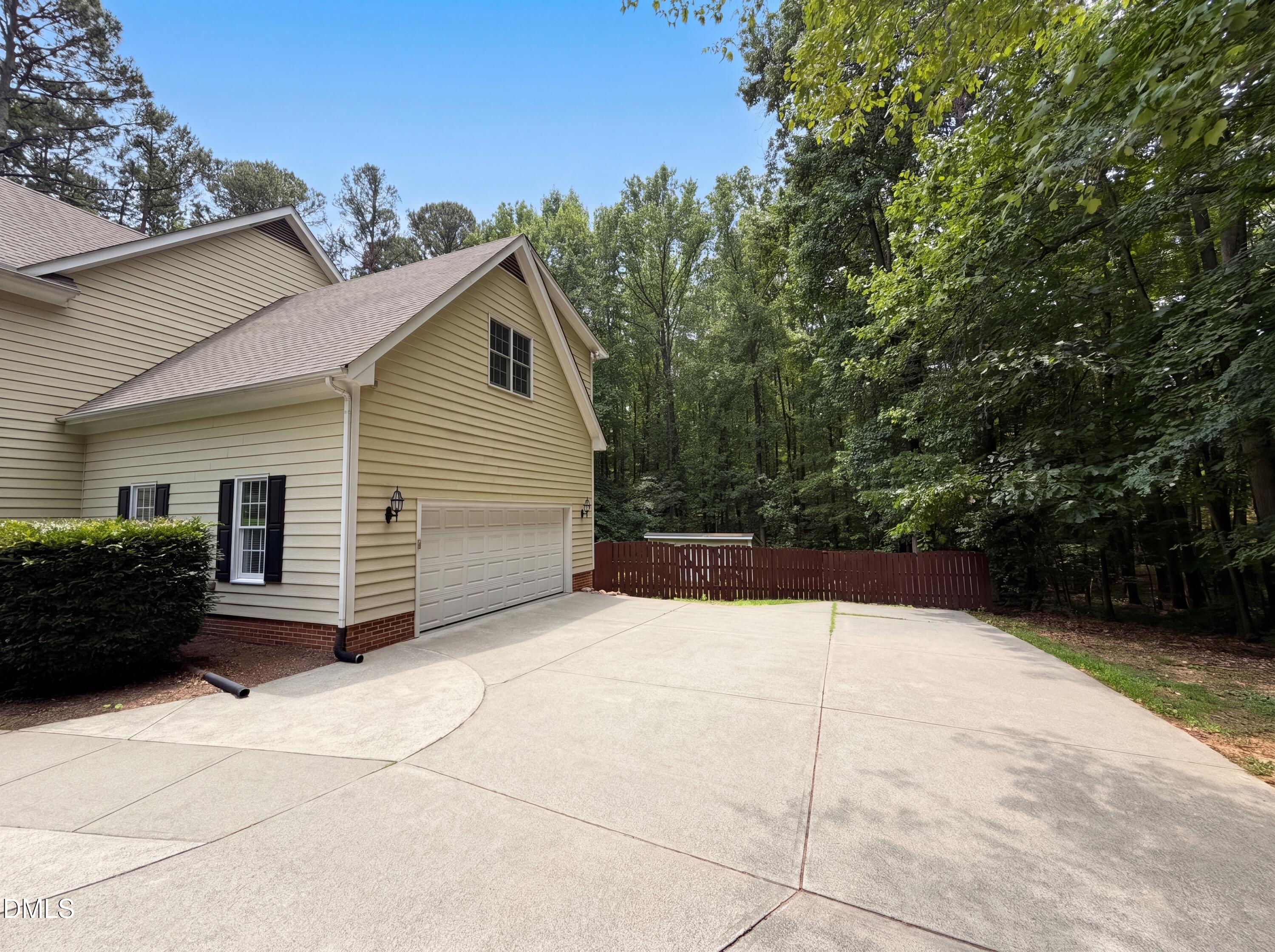 7301 Lakefall Drive Property Photo 22