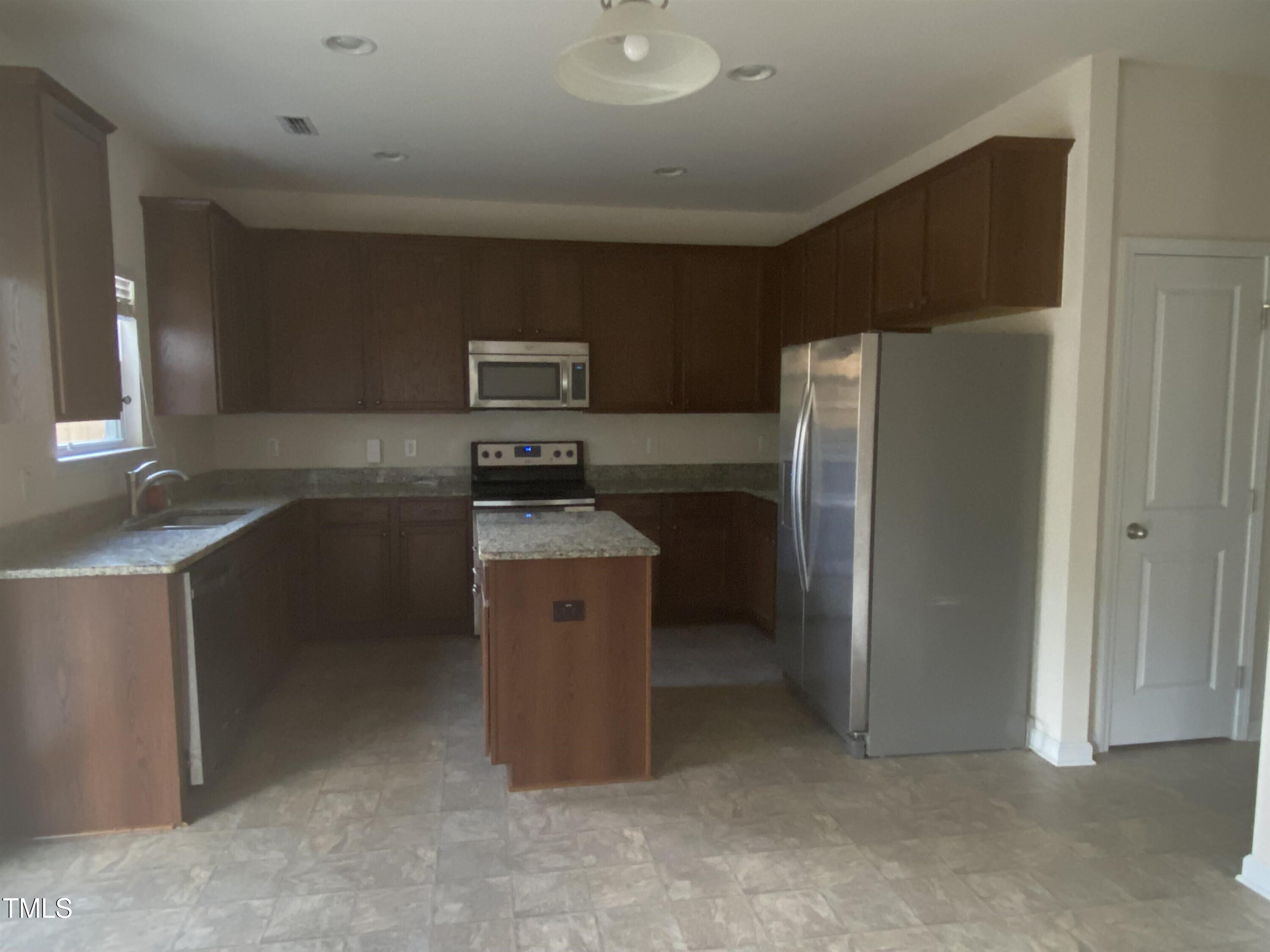 104 Elmsford Street Property Photo 16