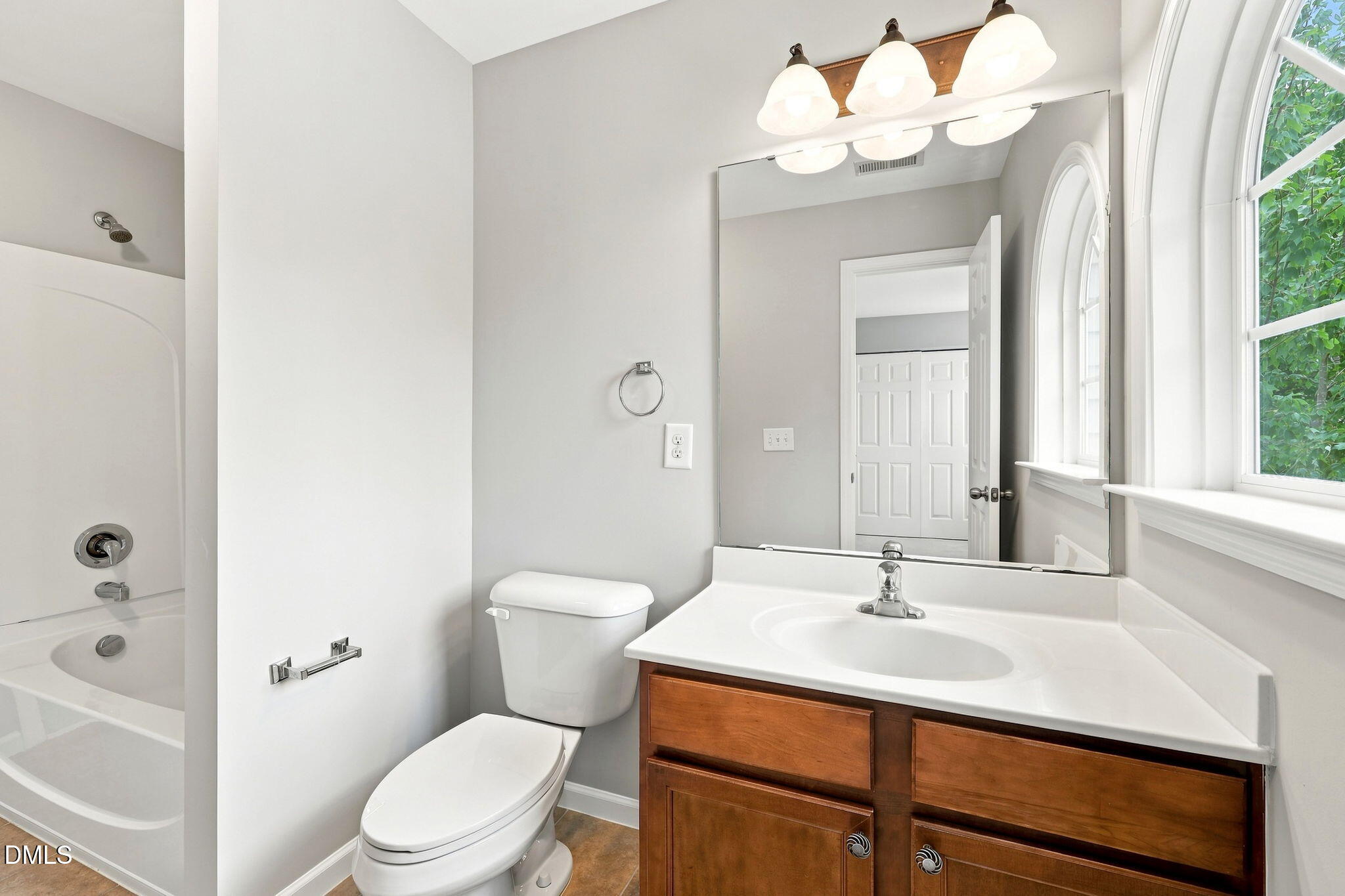 2920 Casona Way Property Photo 18