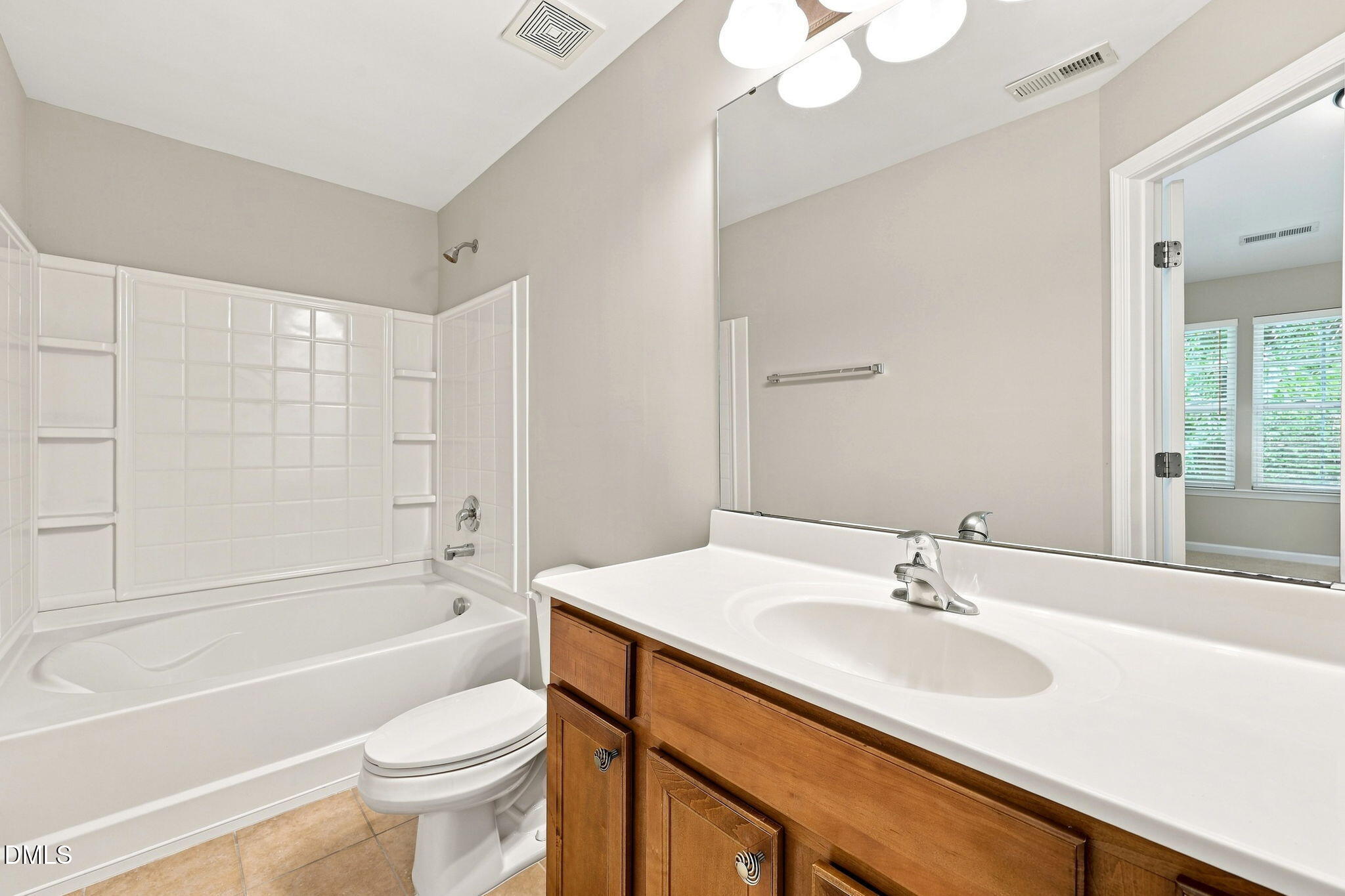 2920 Casona Way Property Photo 23