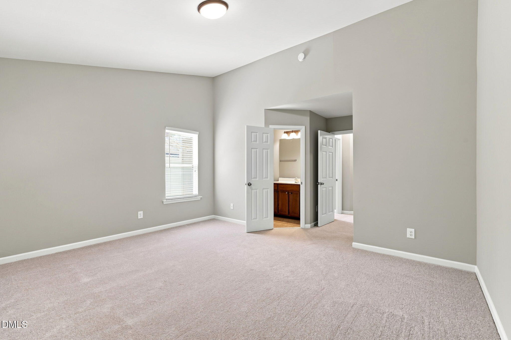 2920 Casona Way Property Photo 24