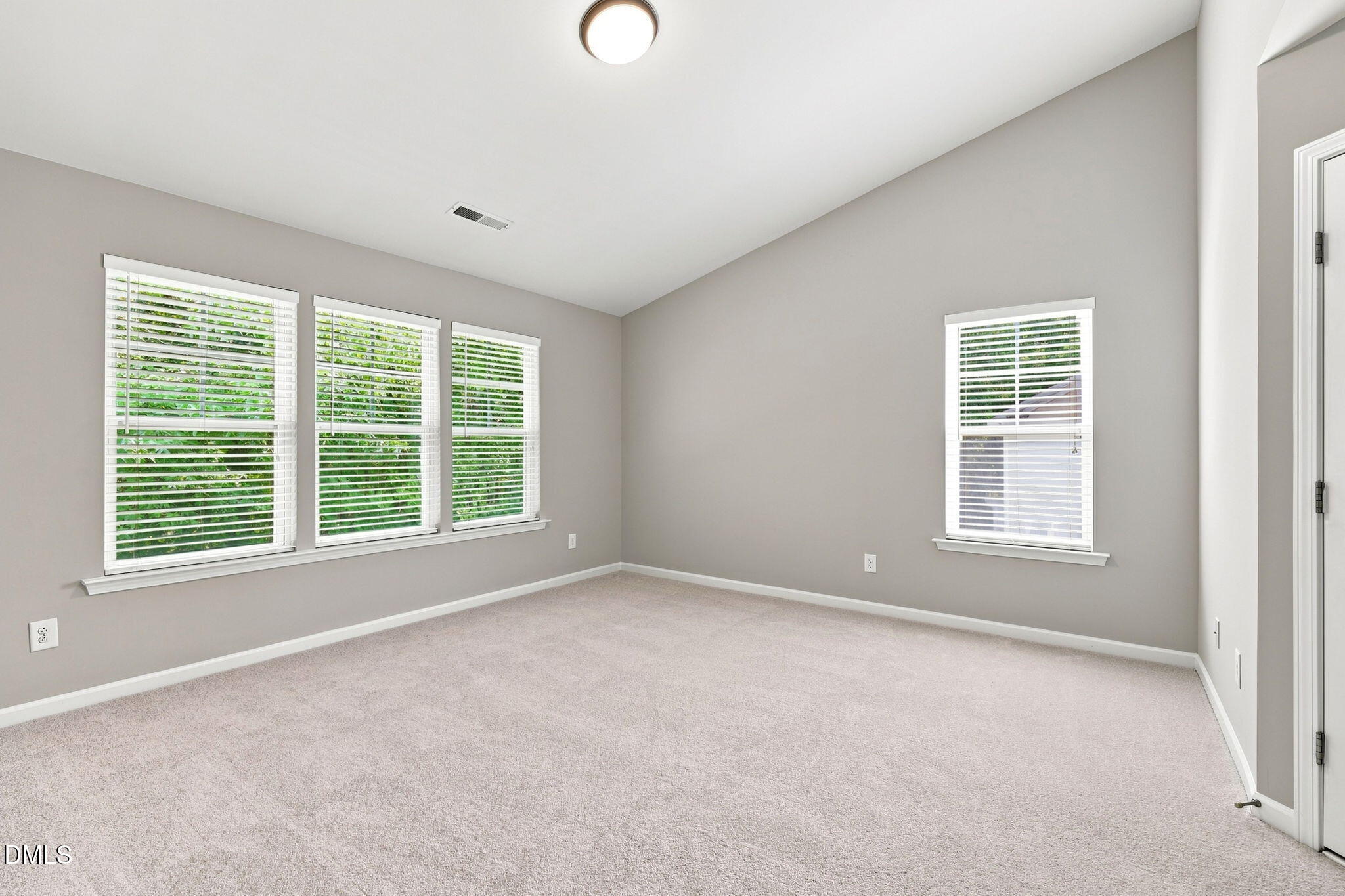 2920 Casona Way Property Photo 27