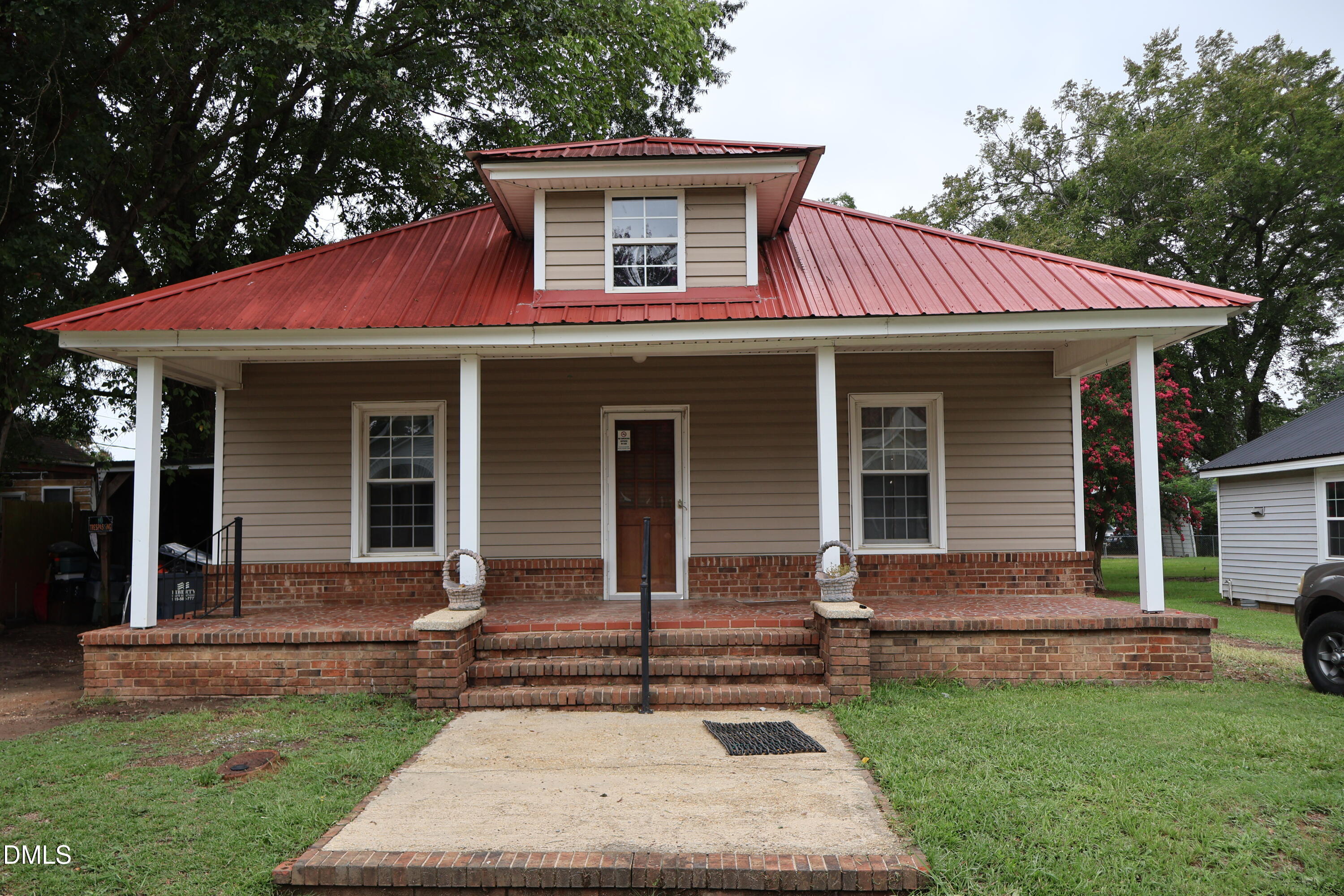 106 3rd Street Property Photo 1