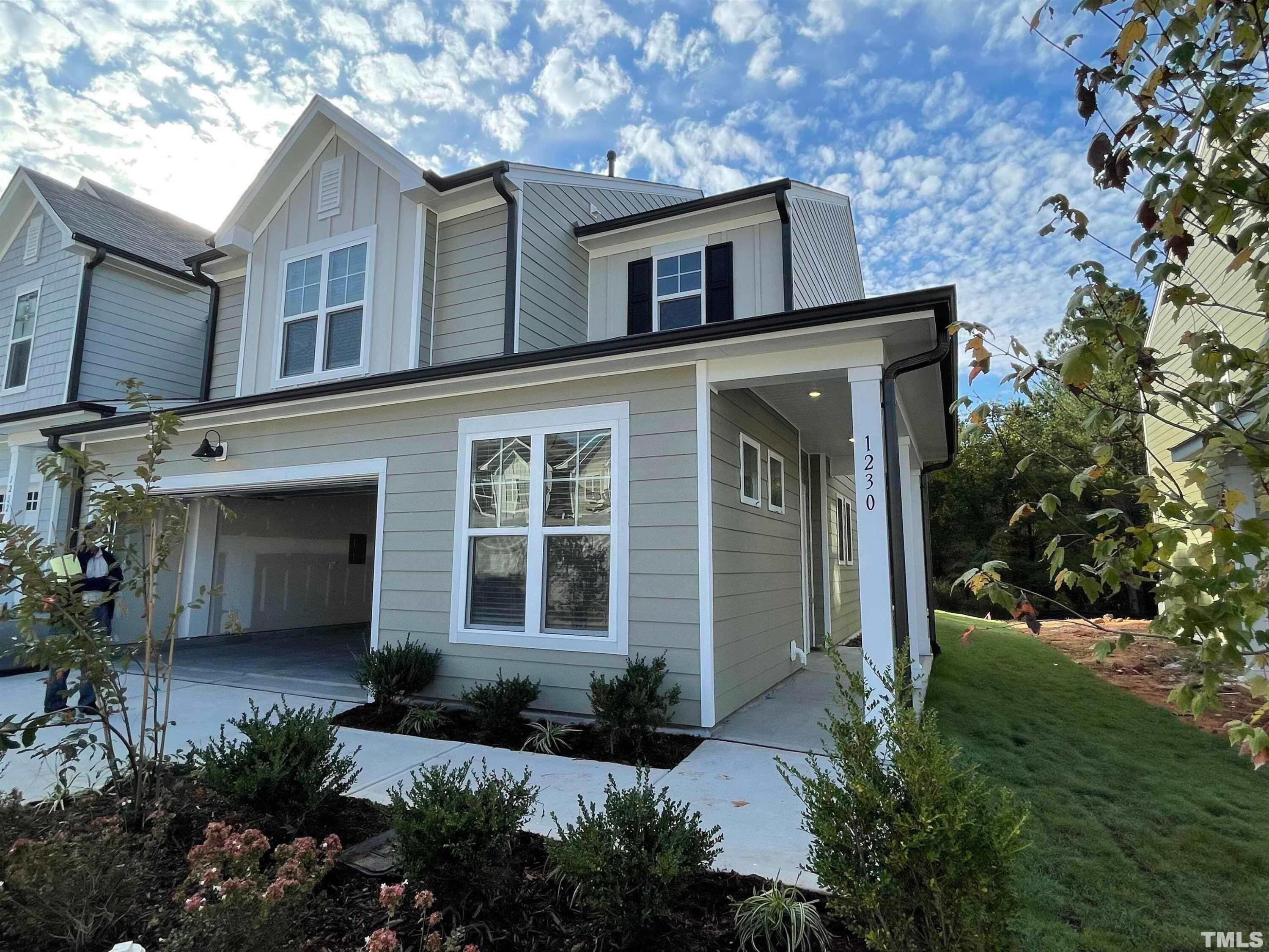 1230 Gemfor Street Property Photo 2