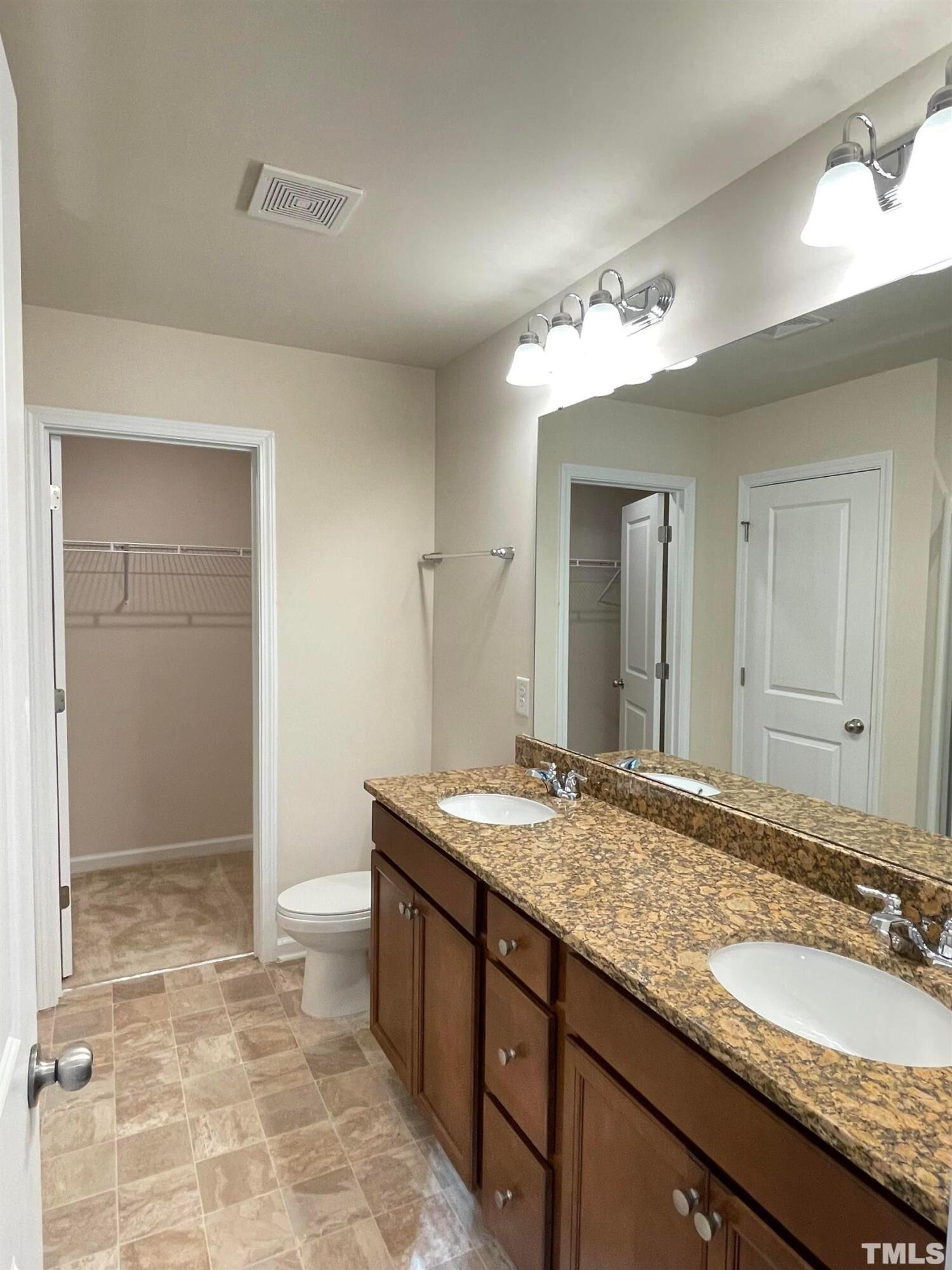 1230 Gemfor Street Property Photo 7