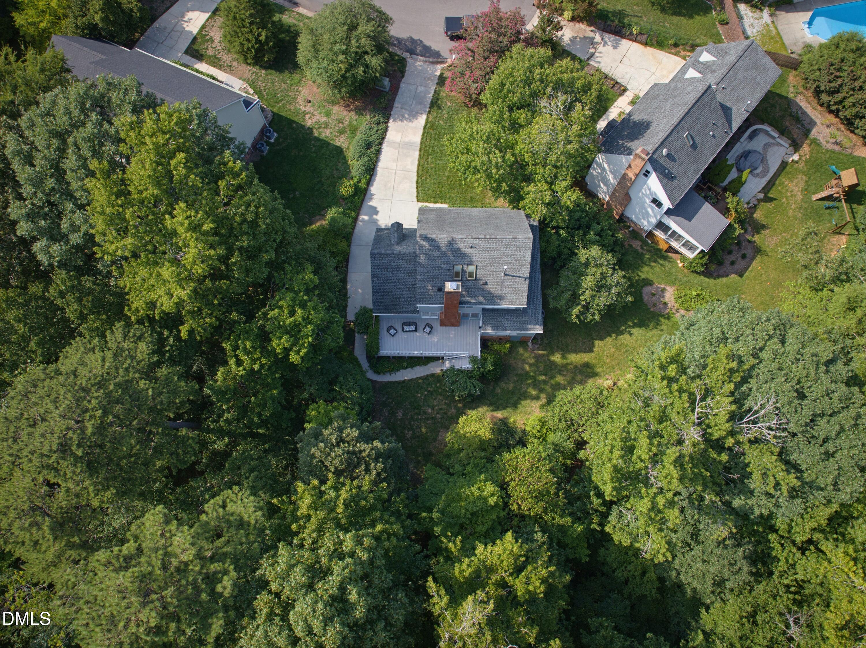 120 Vicksburg Drive Property Photo 2