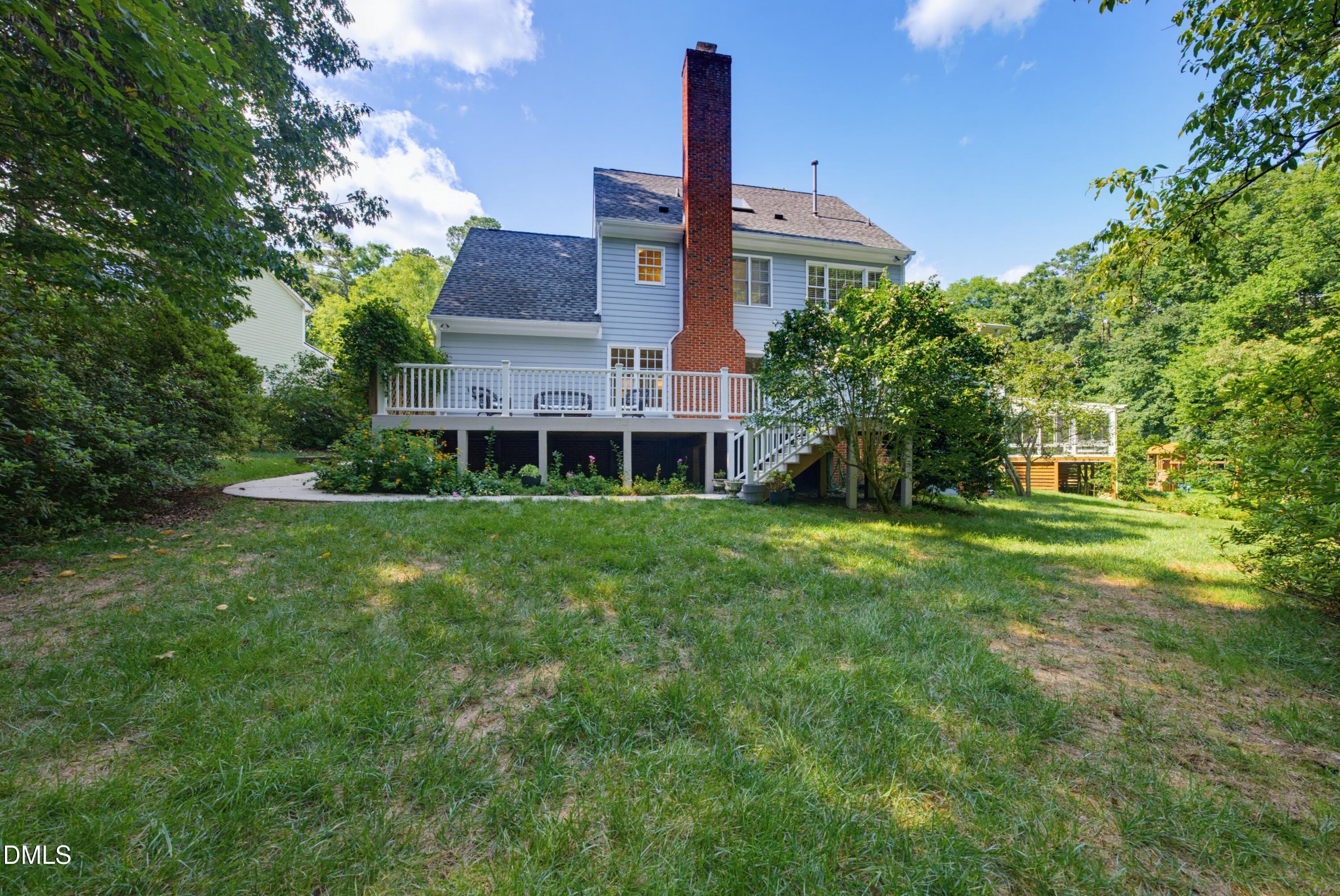 120 Vicksburg Drive Property Photo 6
