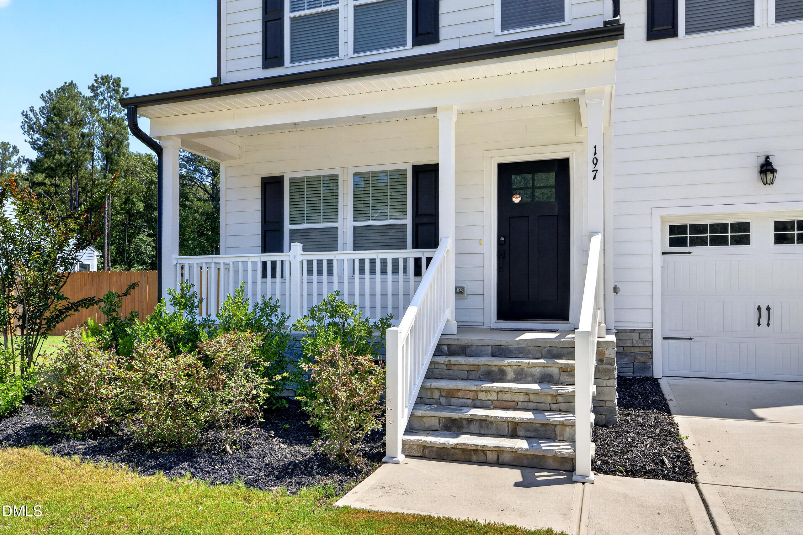 197 E Dentaires Way Property Photo 3