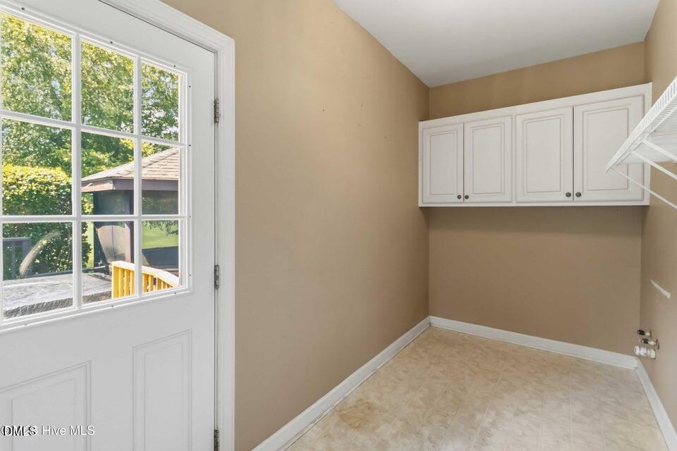 4808 Wimbledon Court N Property Photo 11